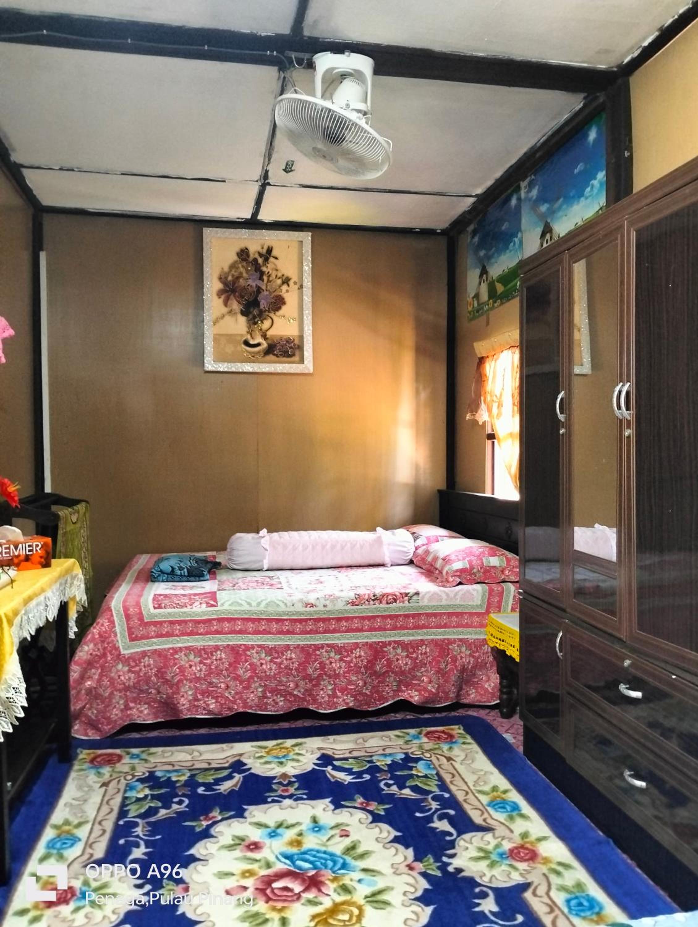 Double Room With Shared Bathroom photo 2