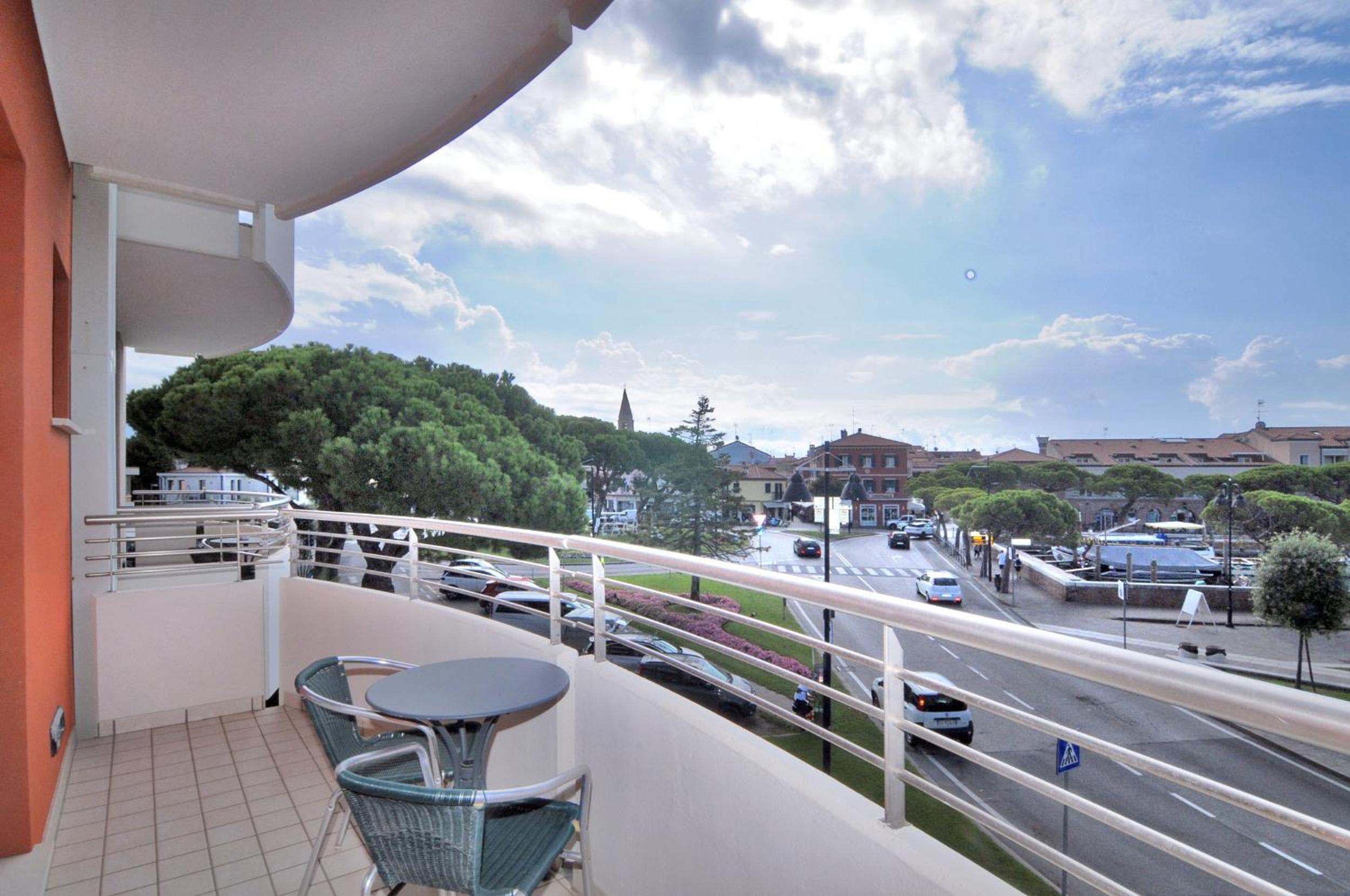 Junior Suite with Balcony photo 2