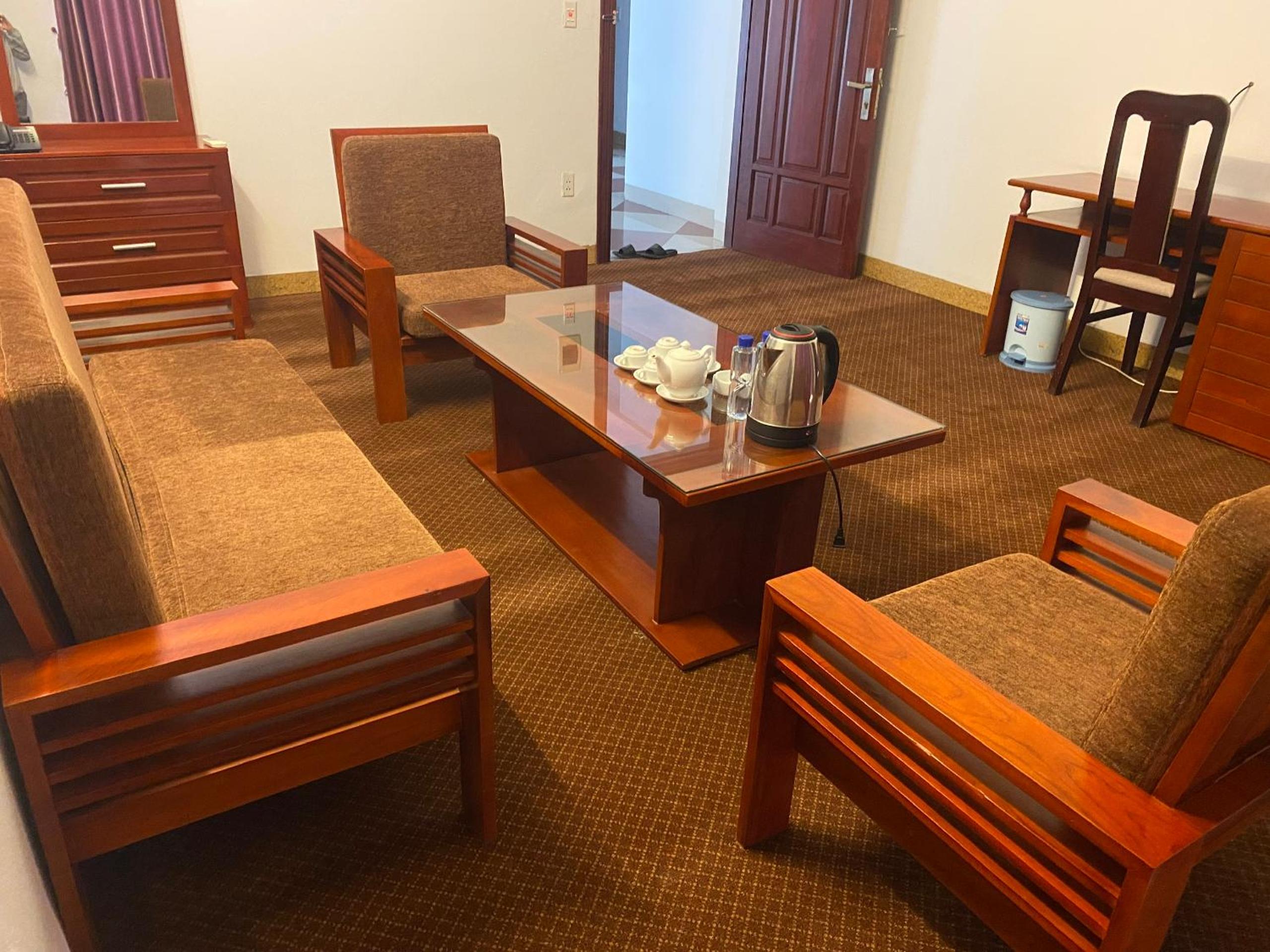 King Suite with Balcony photo 1