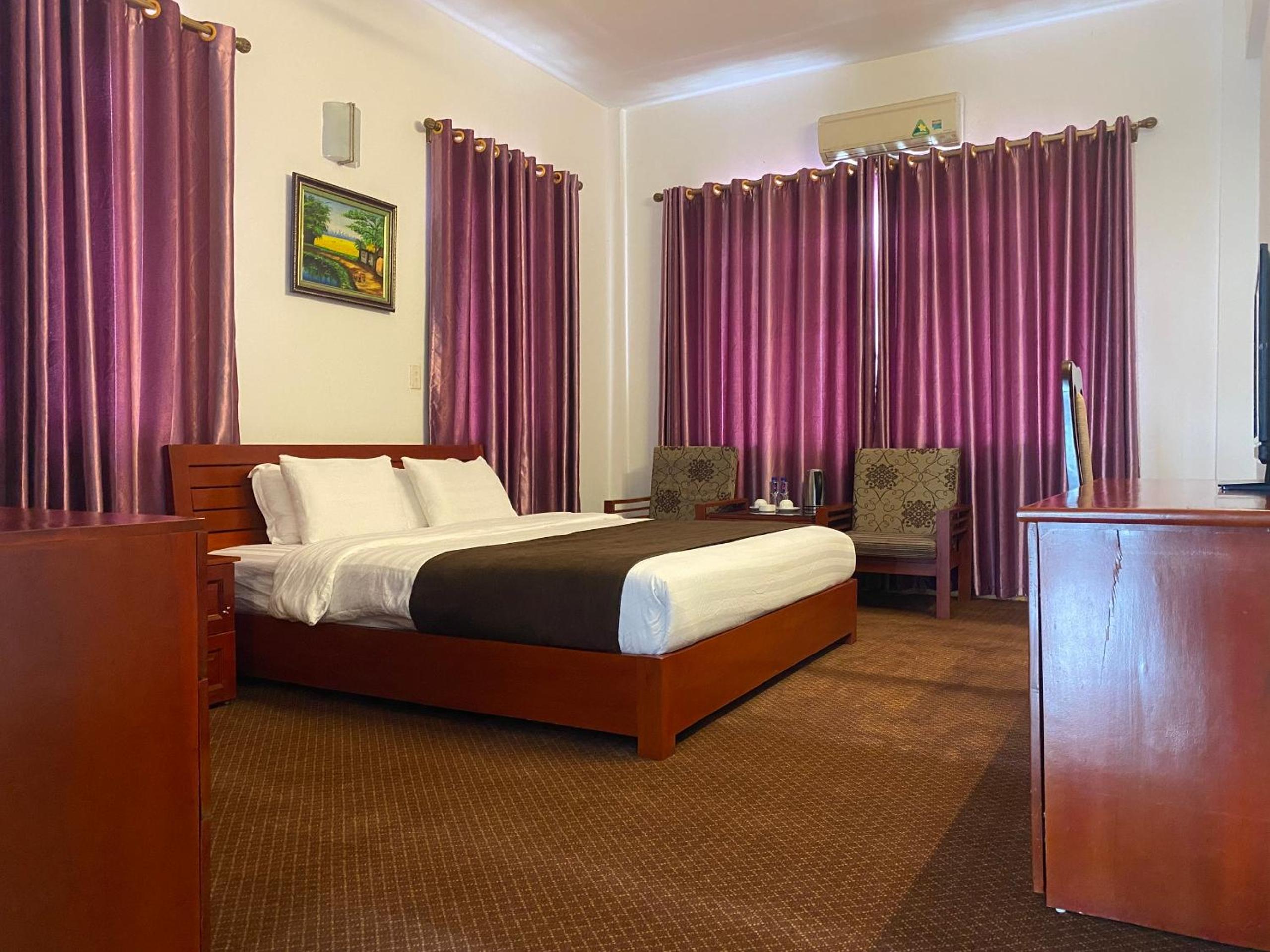 Deluxe Double Room with Balcony photo 3