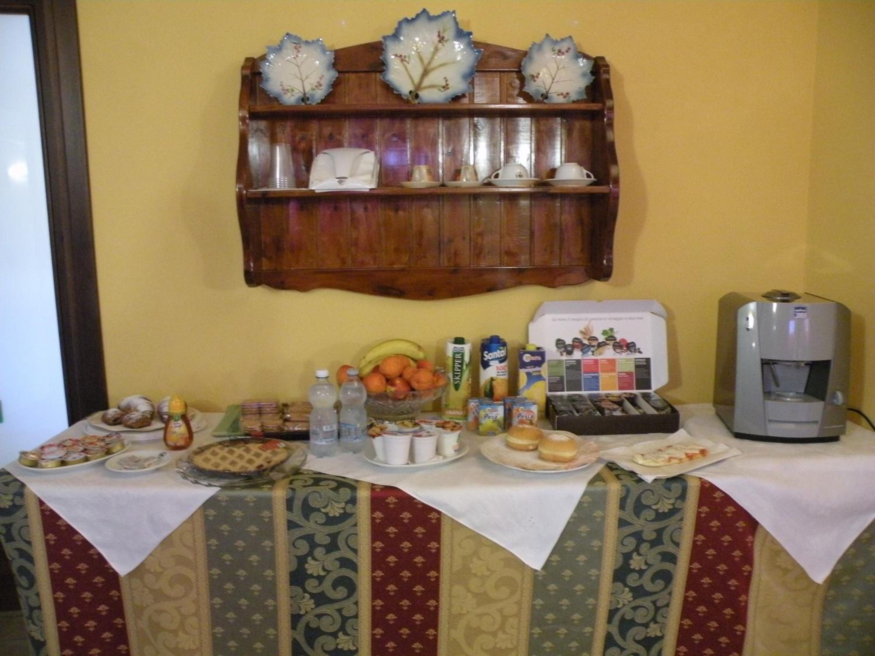 Double or Twin Room - Photo 11