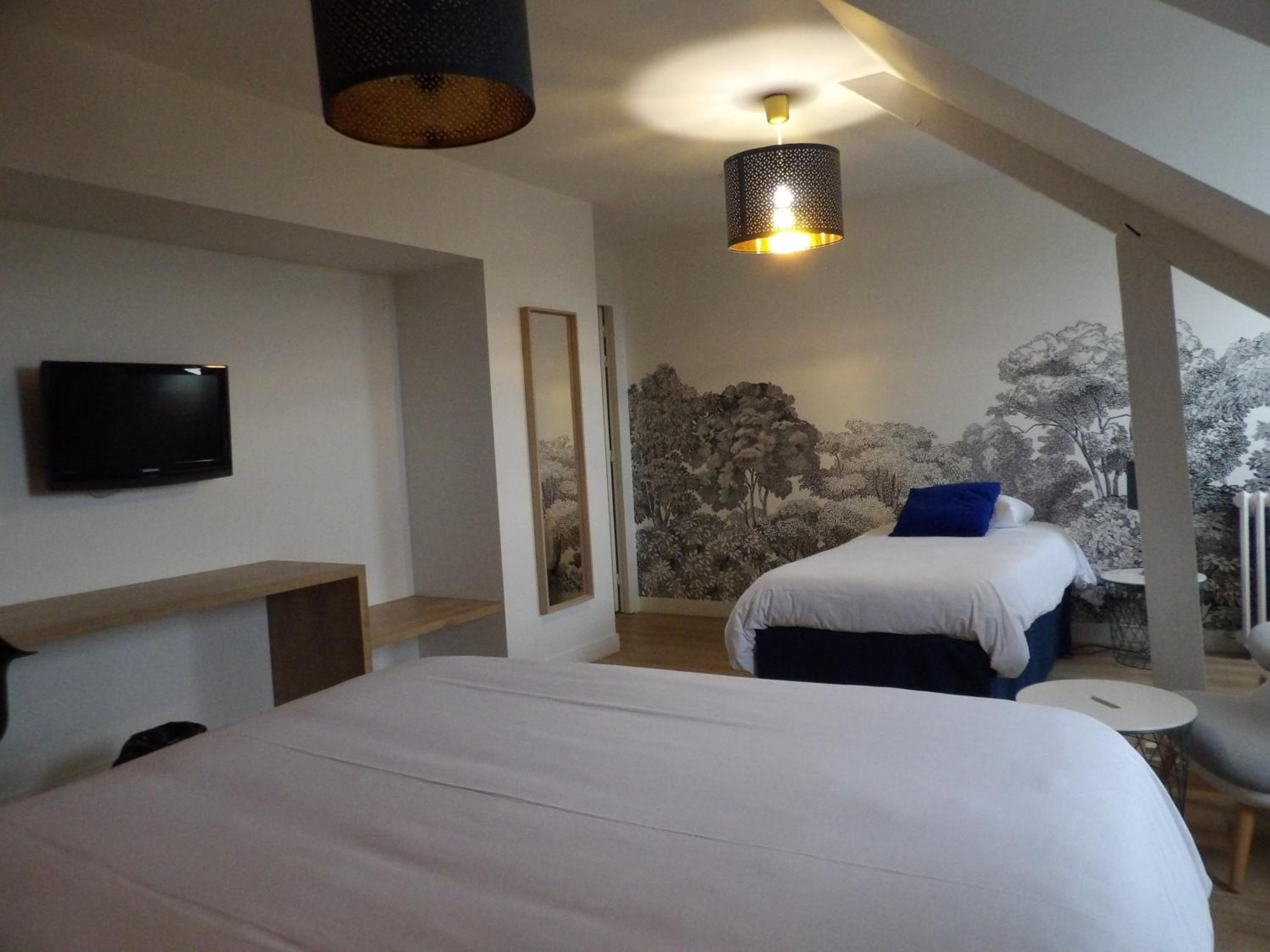 Family Room With Two Double Beds - Non-Smoking photo 2