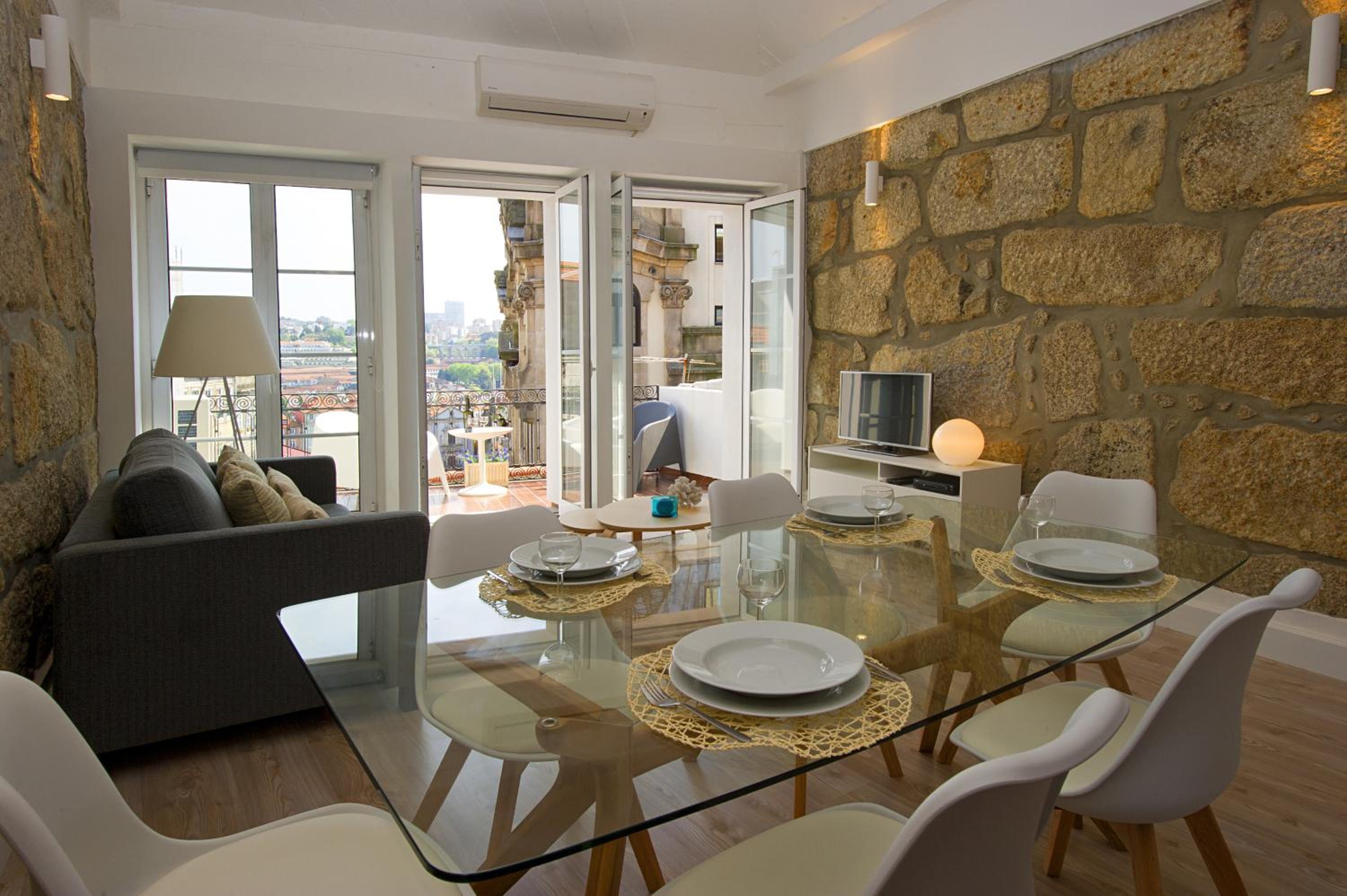 Apartment with Balcony 3 - Photo 6