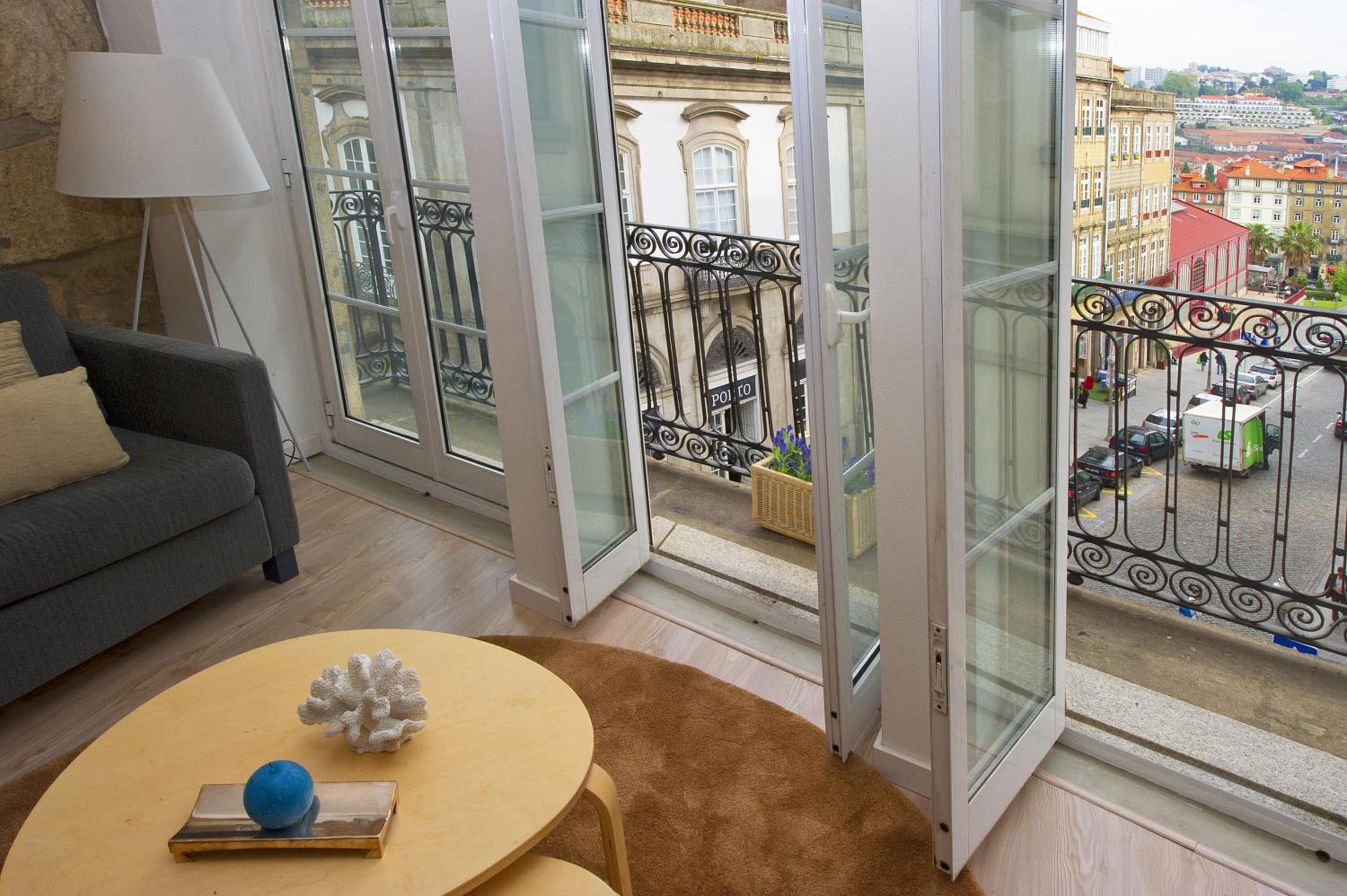 Apartment with Balcony 3 - Photo 3