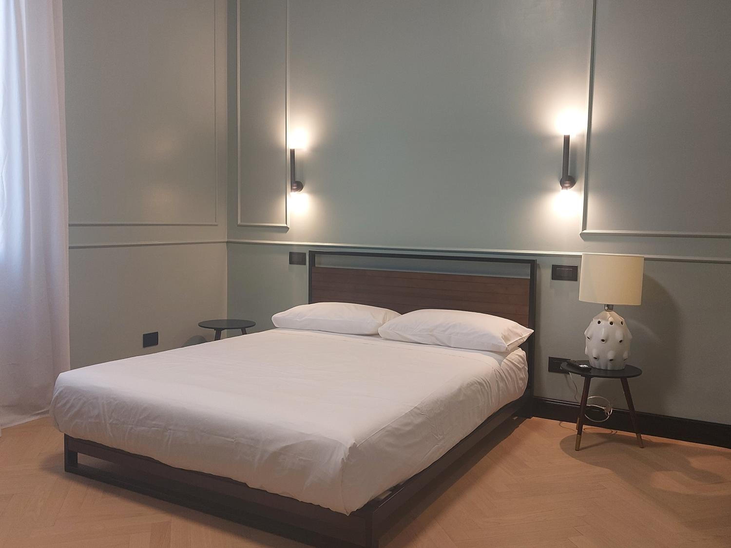 Double Room with Private Bathroom - Photo 25