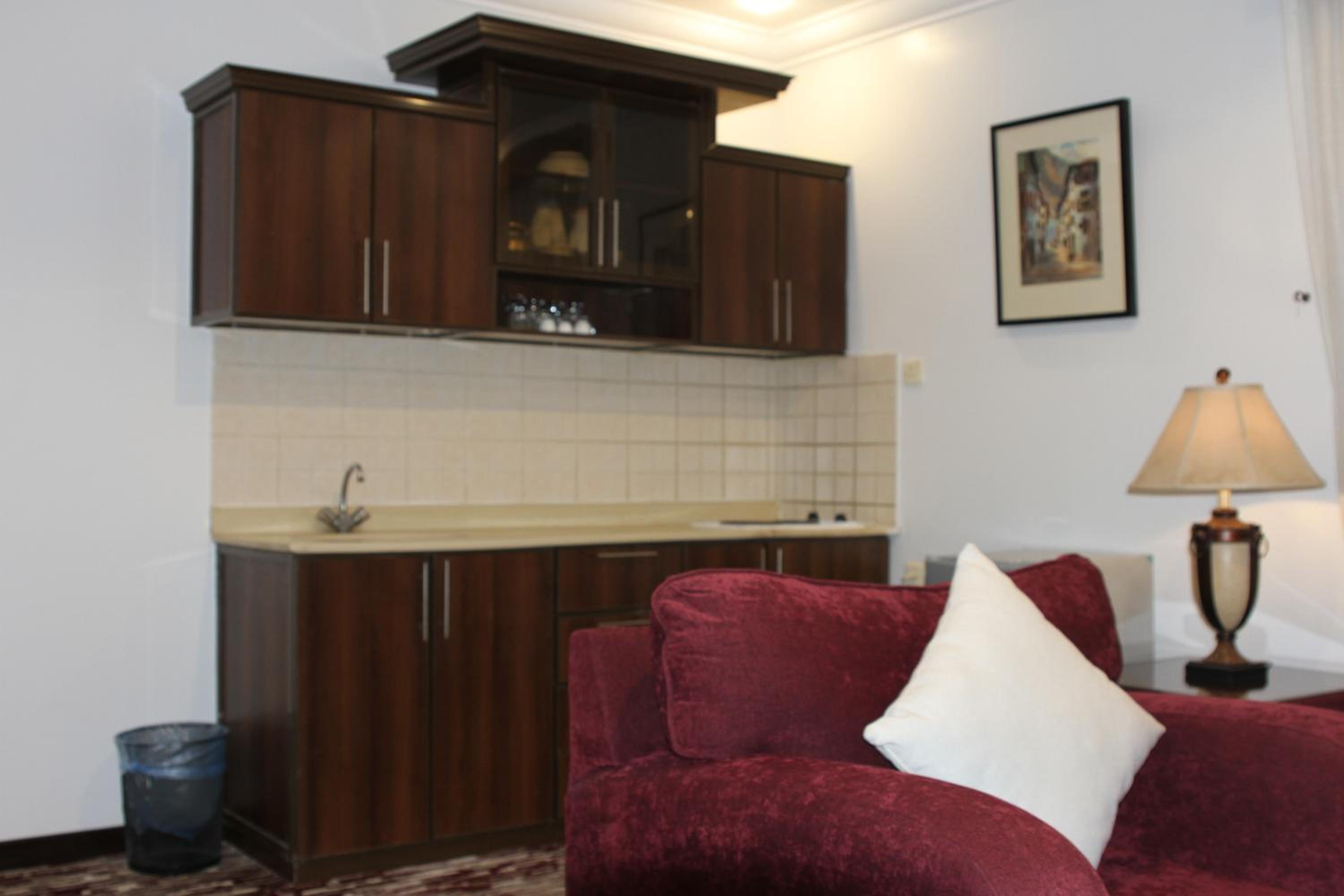 One-Bedroom Suite - Photo 16