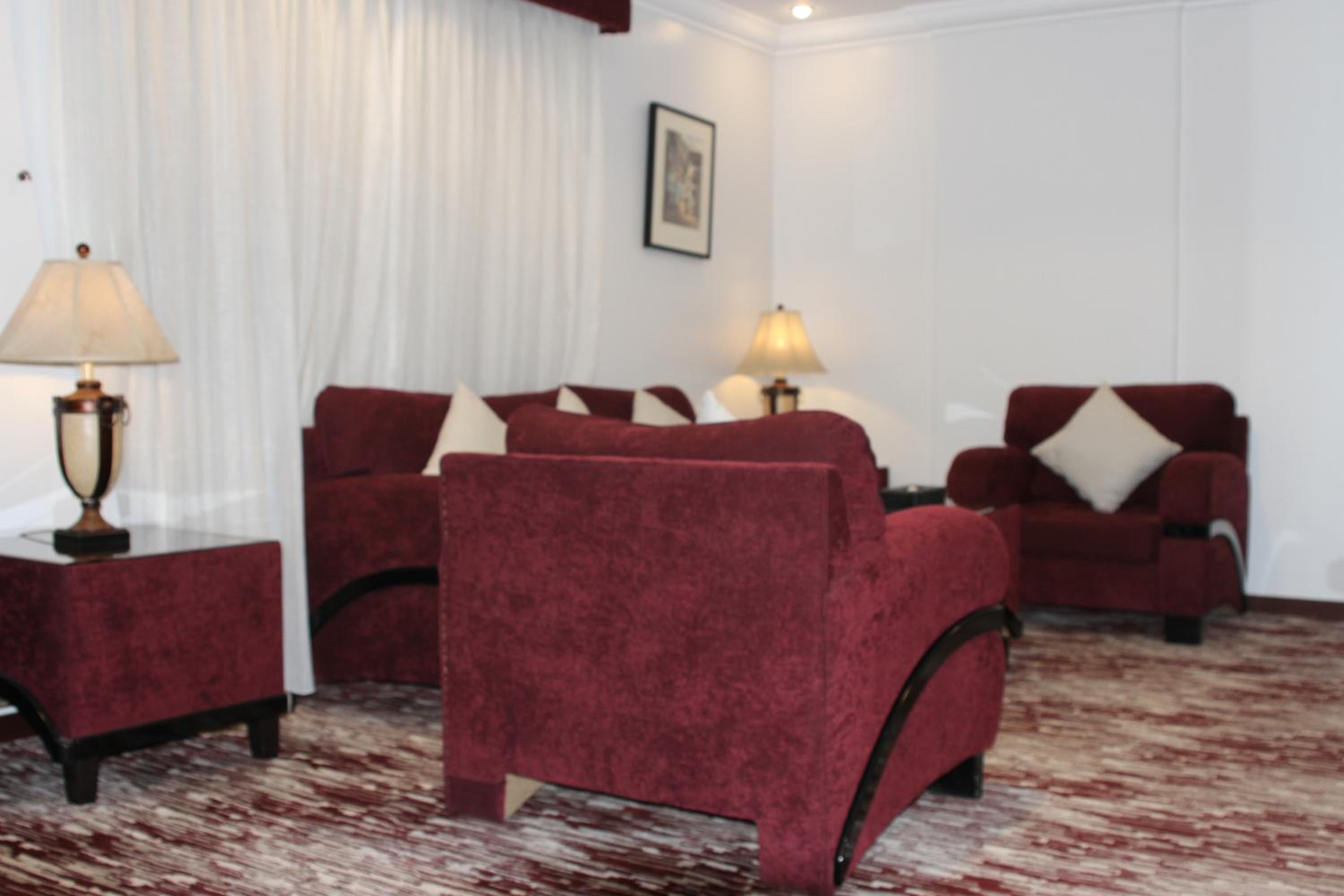 One-Bedroom Suite - Photo 2