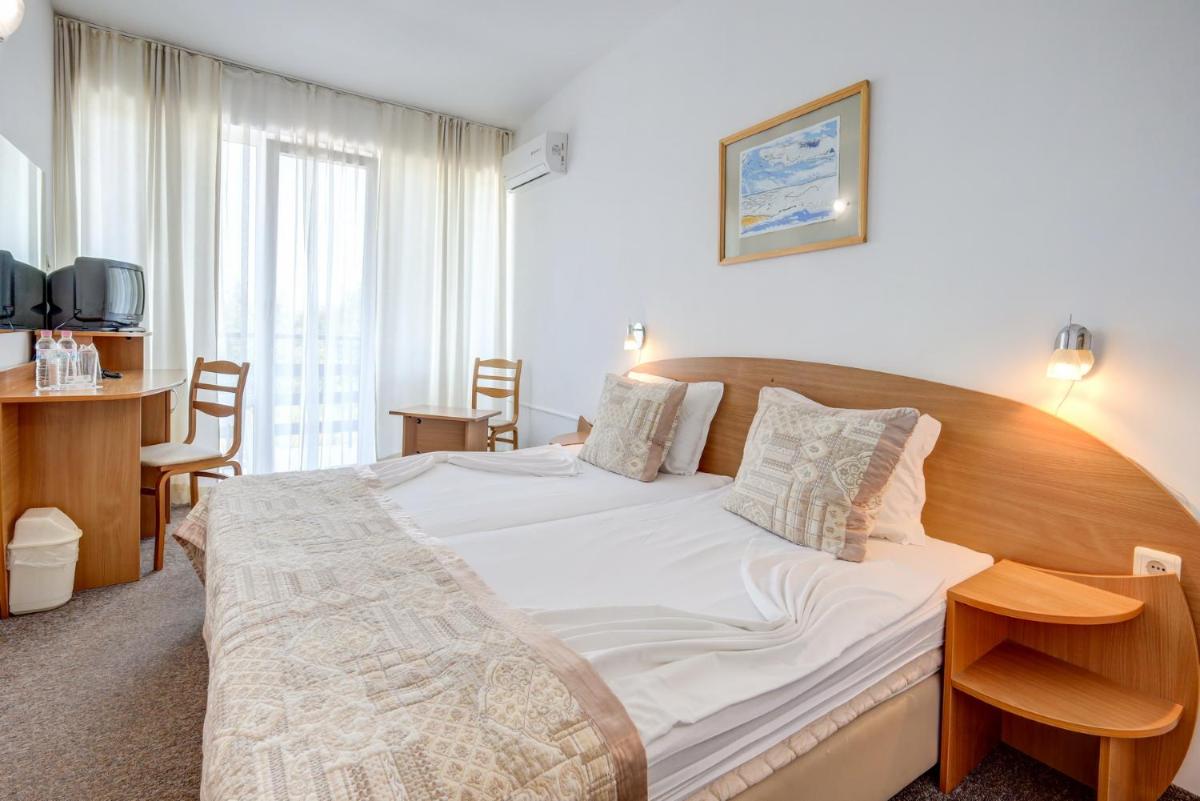 Double Room with Free Private Parking photo 2