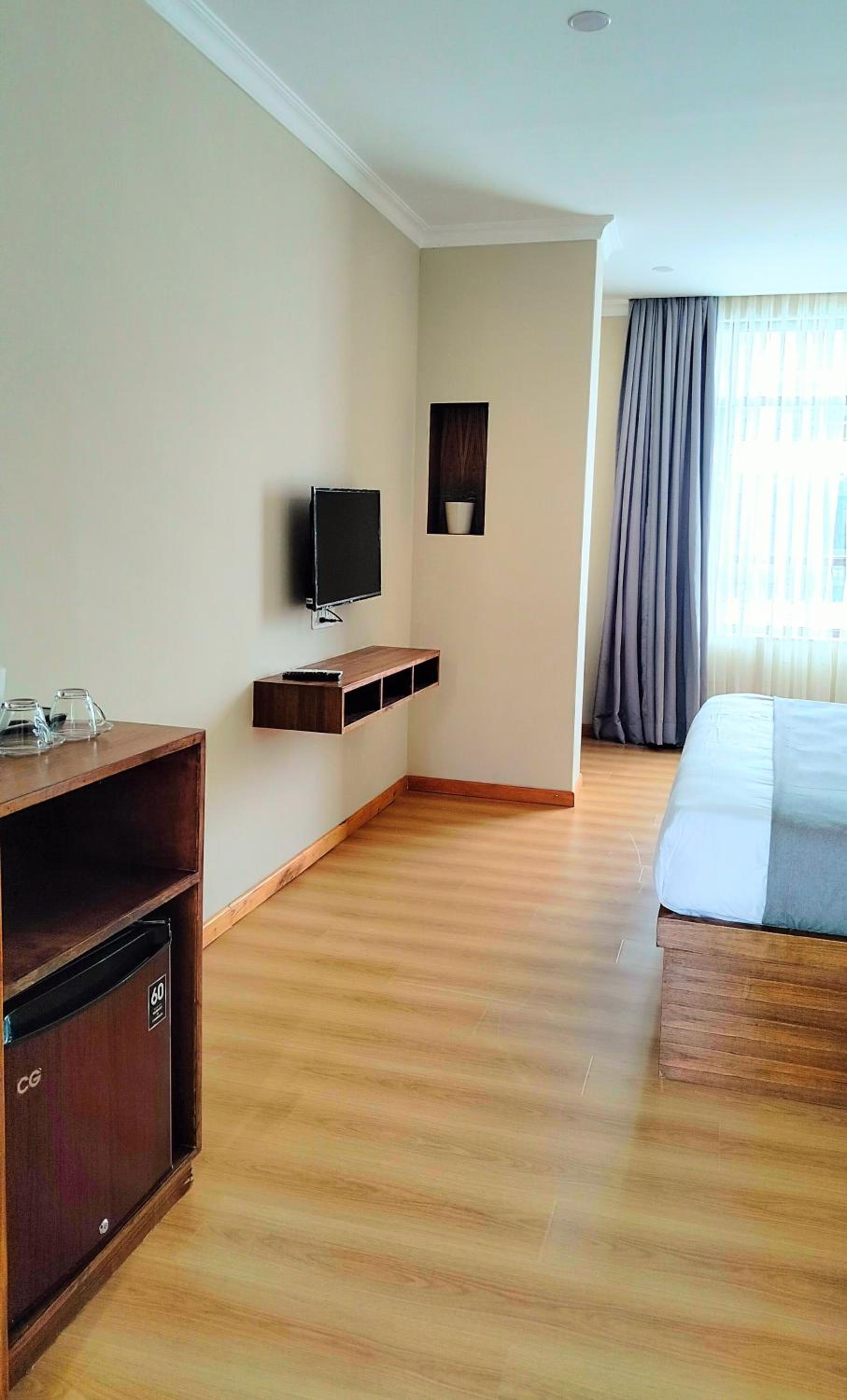 Deluxe Queen Room - Photo 3