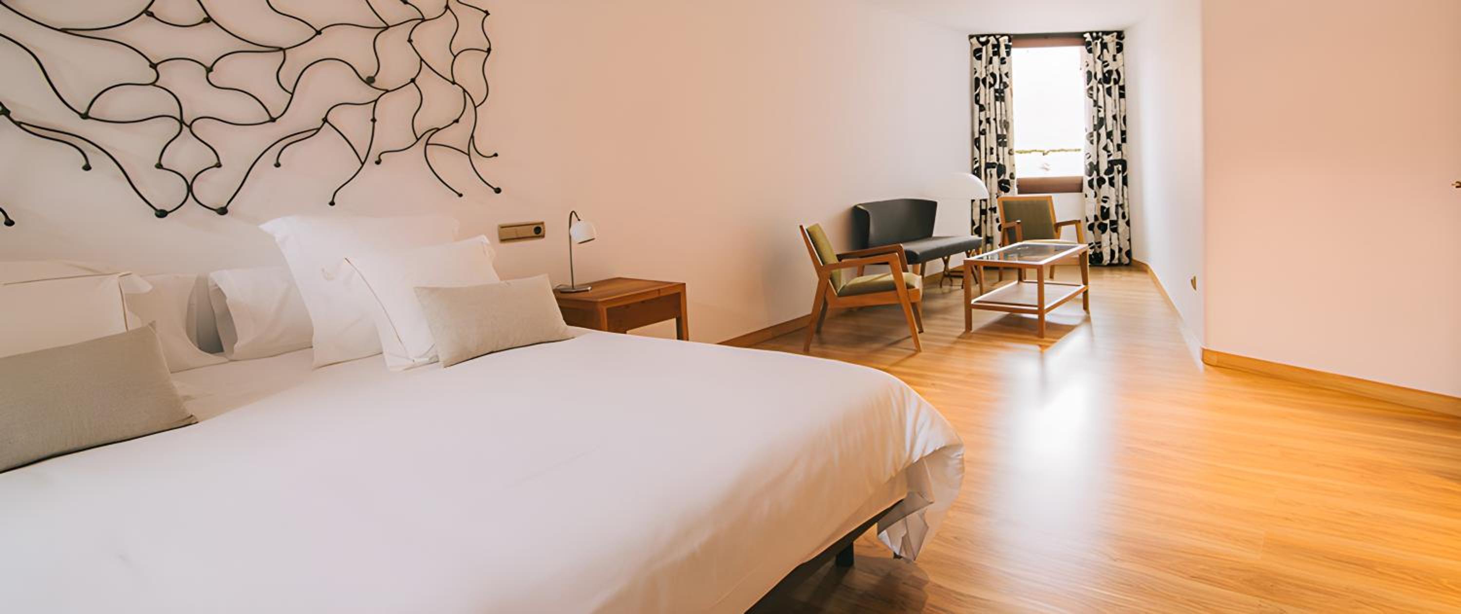 Suite with Spa Bath photo 3