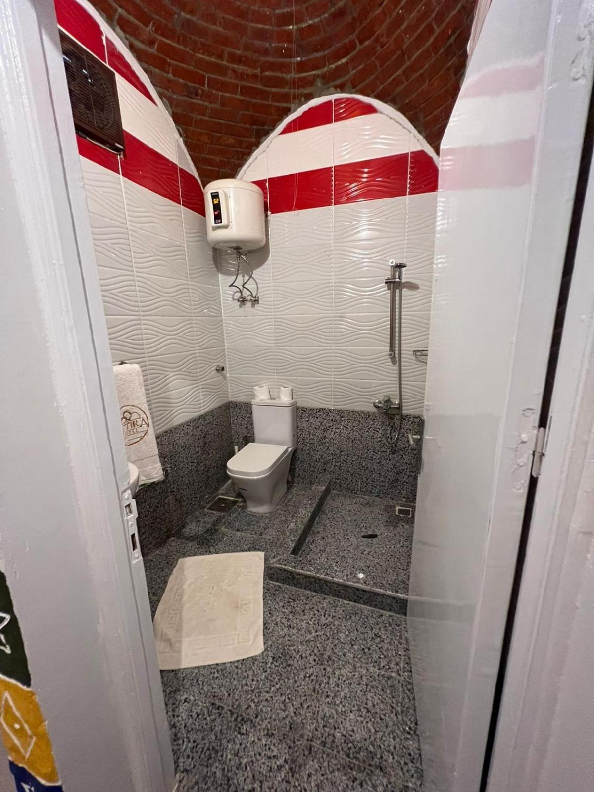 Double Room with Terrace - Photo 9