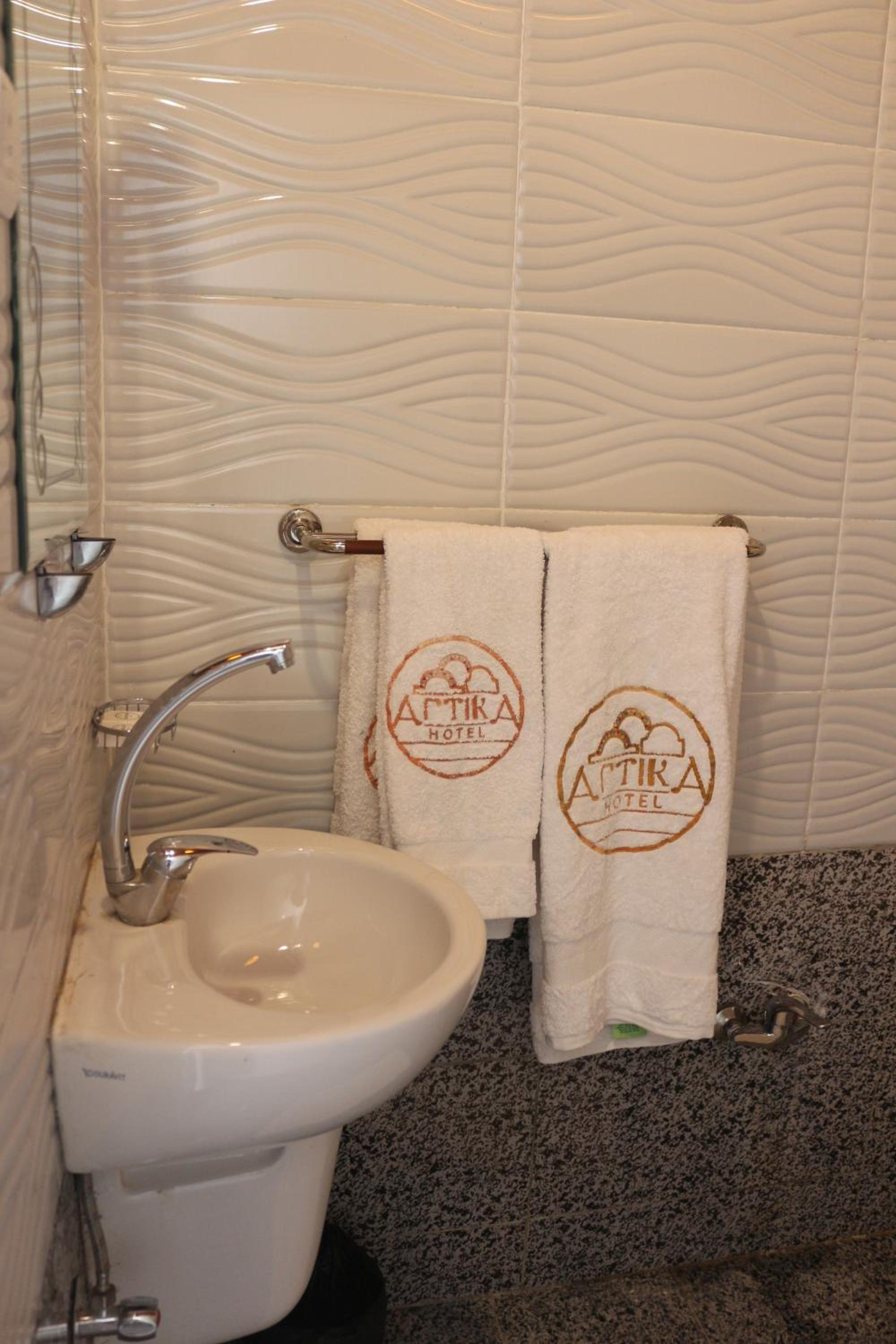 Double Room with Terrace - Photo 8