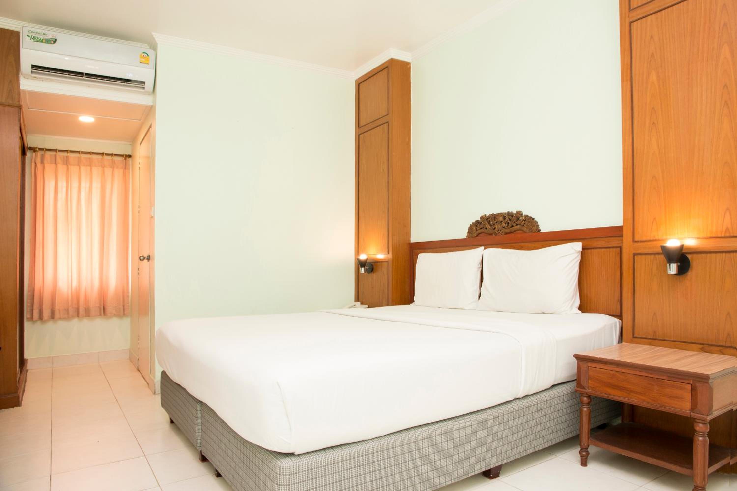 Standard Double Room - Photo 16
