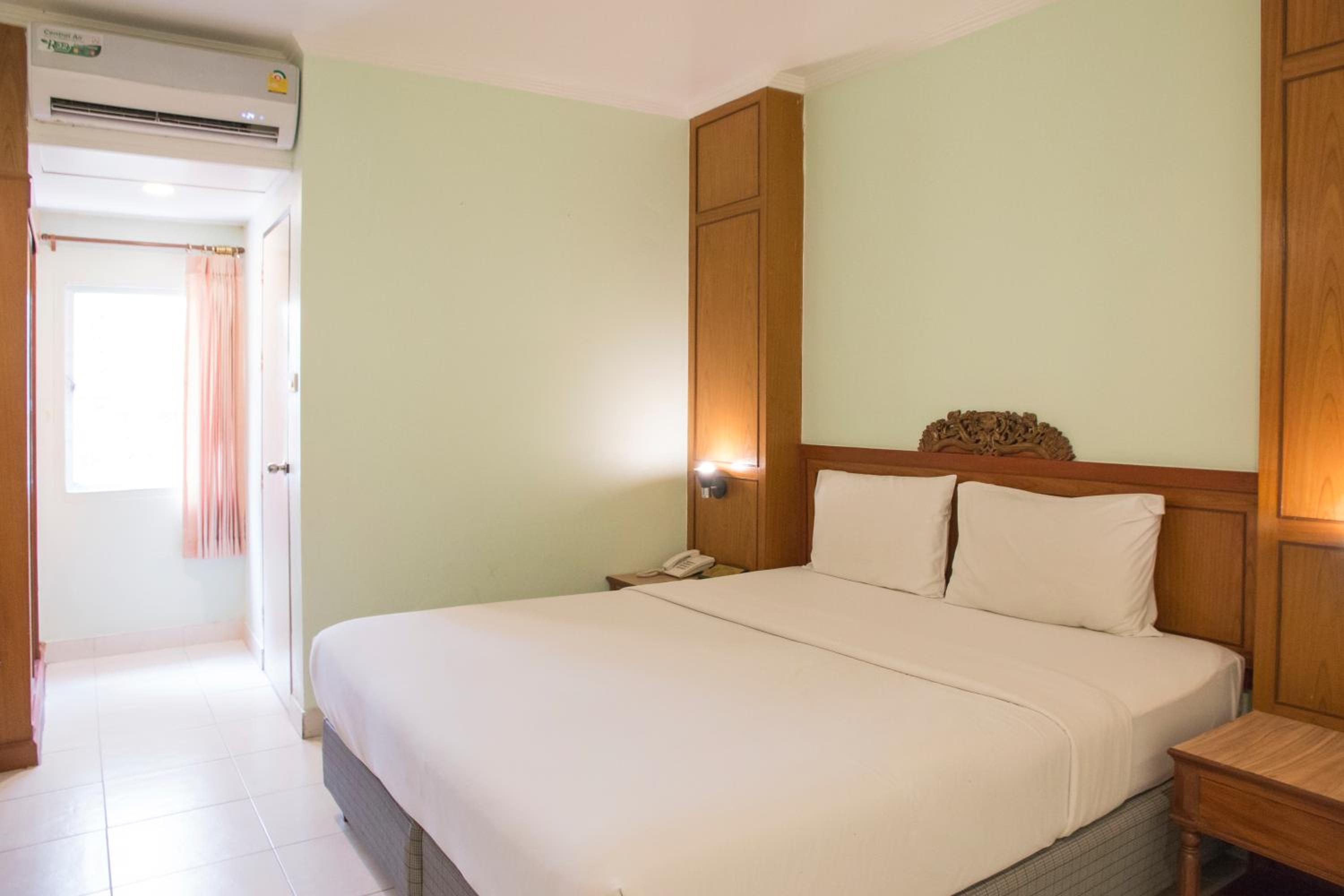Standard Double Room - Photo 15