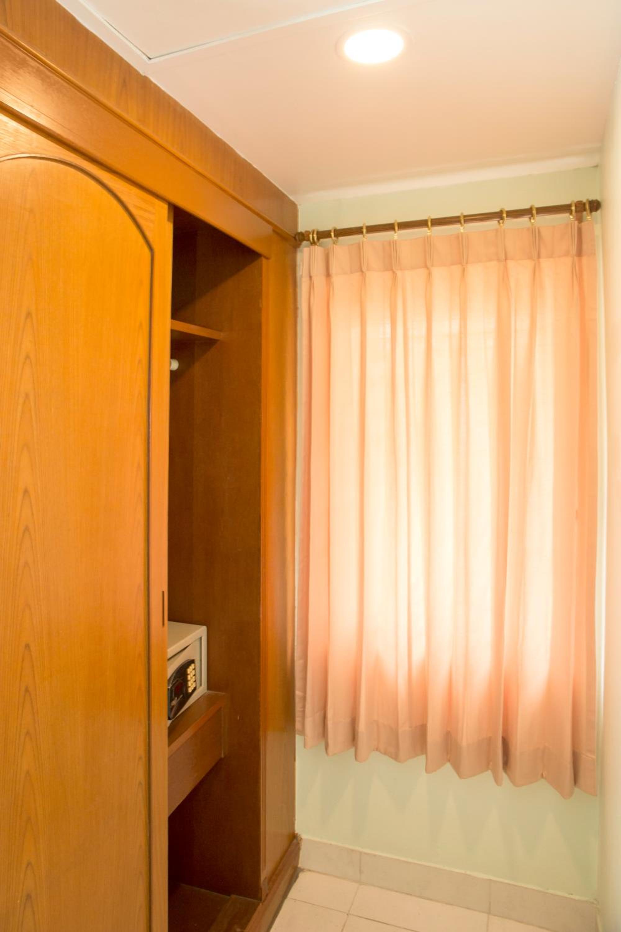 Standard Double Room - Photo 11
