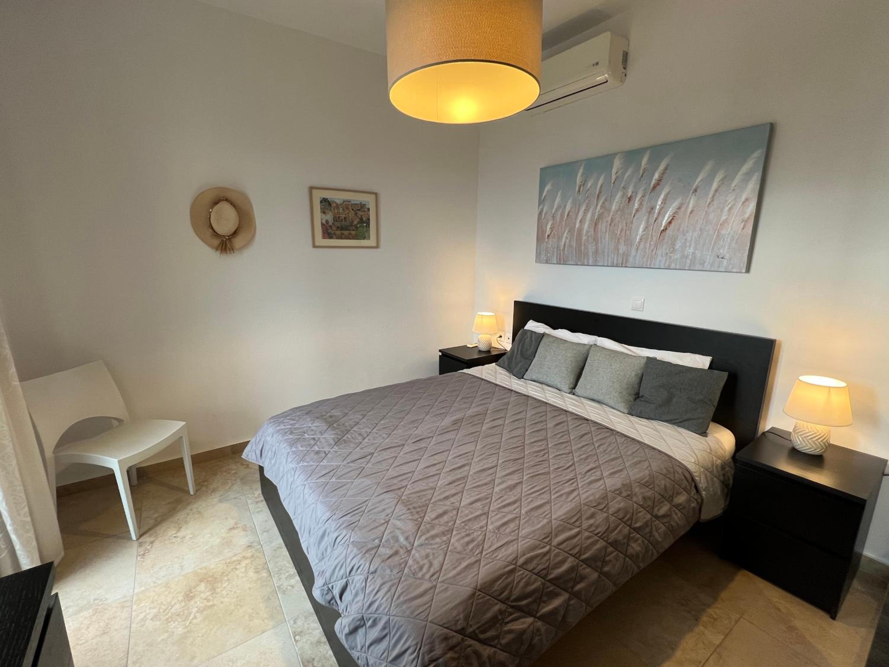 One-Bedroom House photo 1