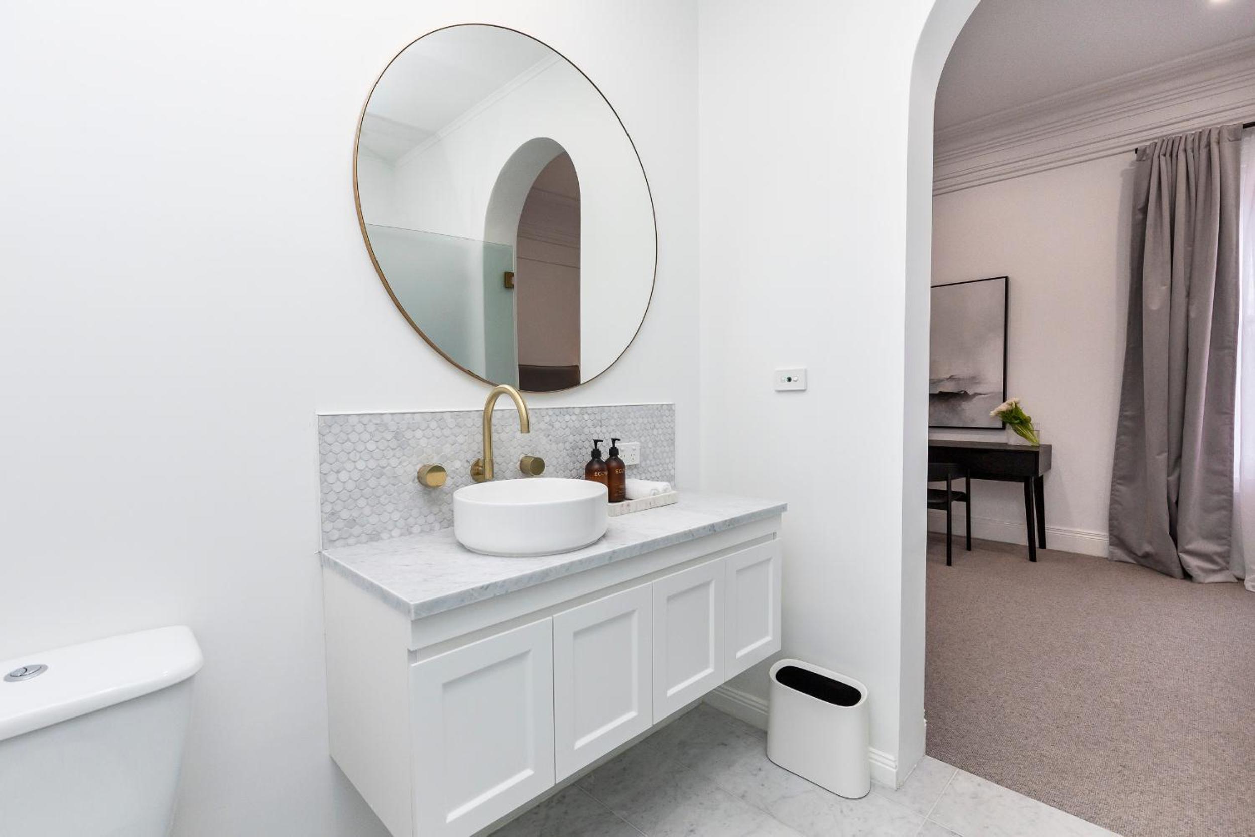 Studio Apartment photo 3