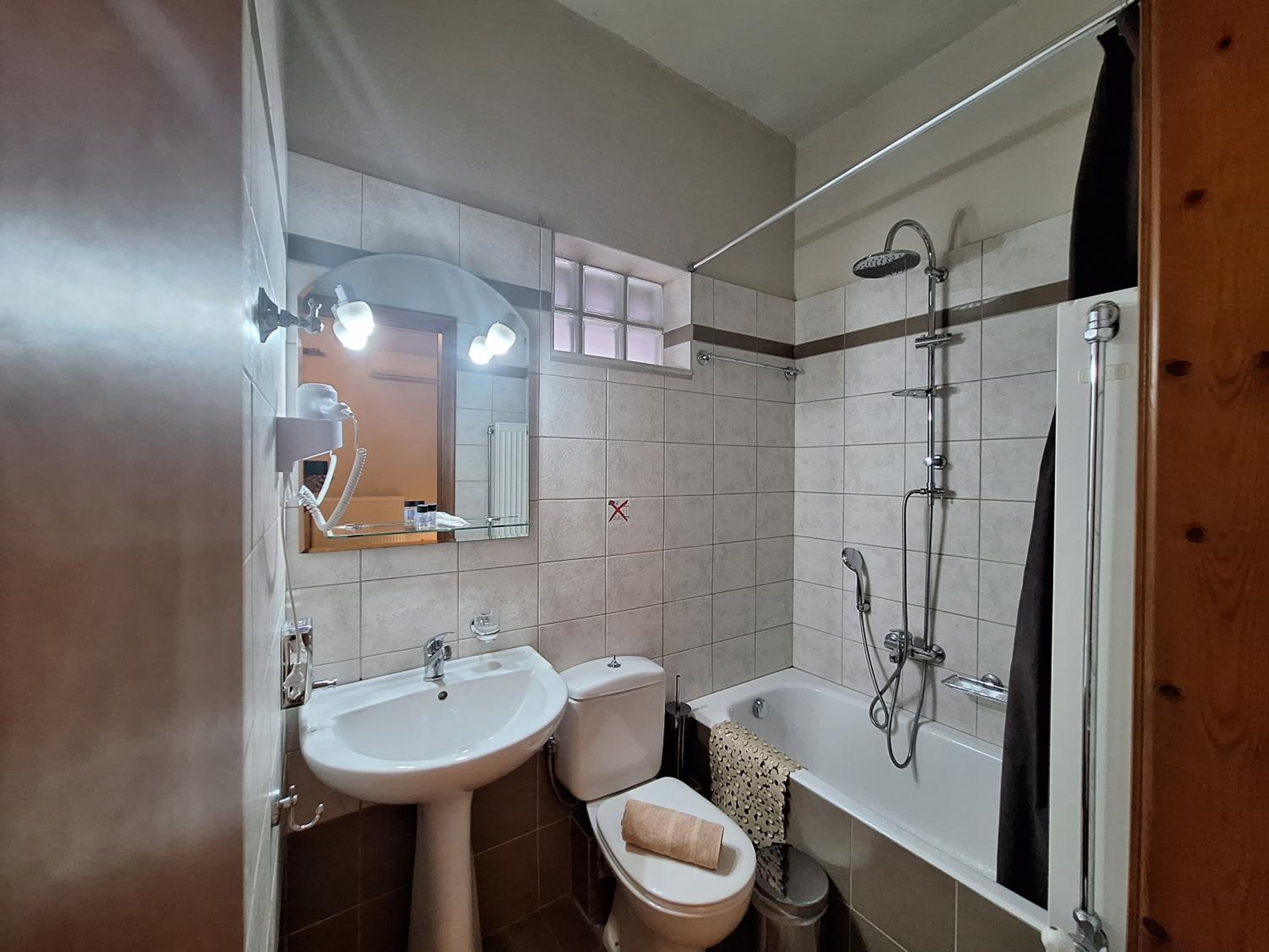 Double Room with Garden View - Photo 6