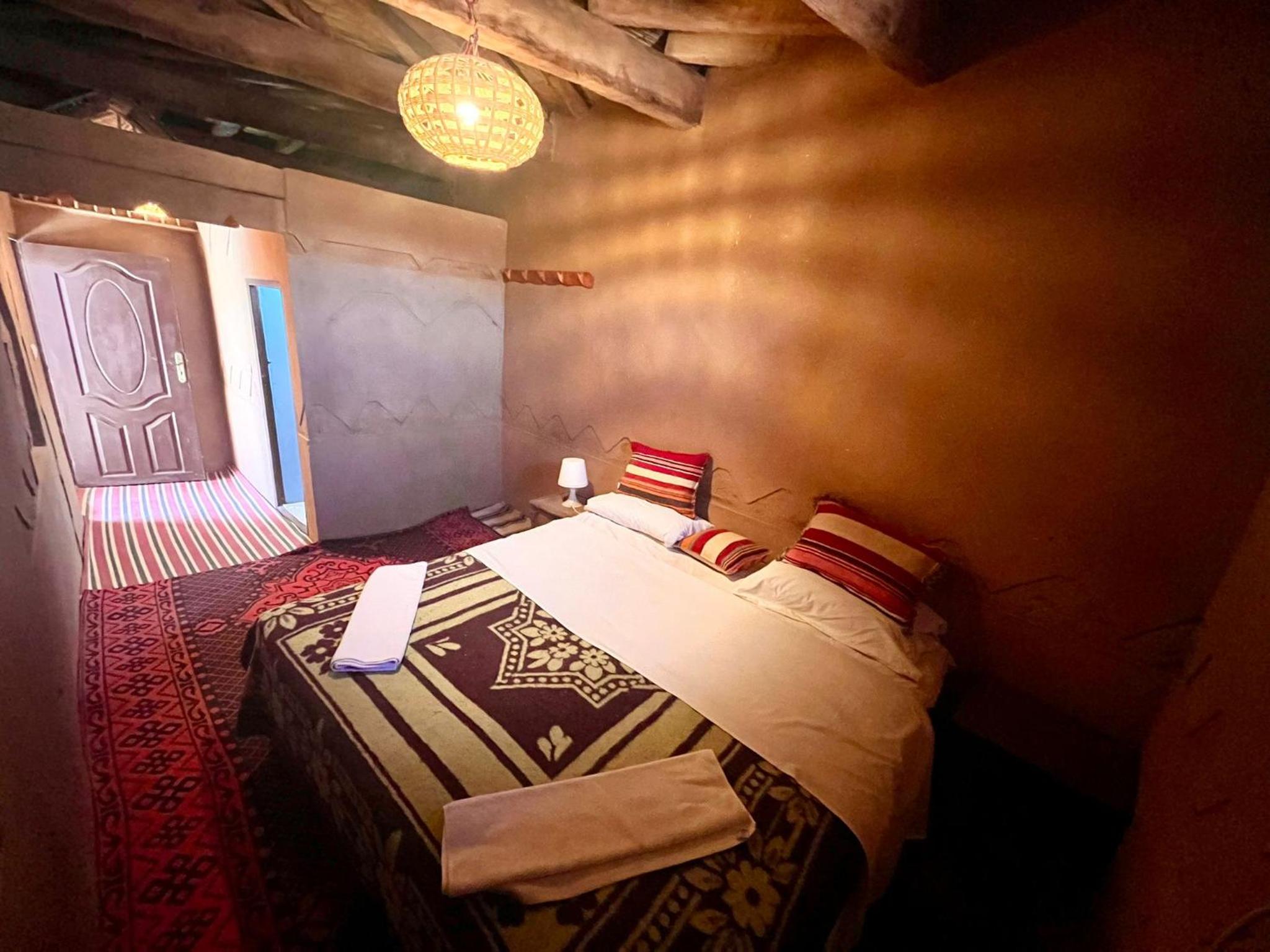 Double Room with Private Bathroom - Photo 4