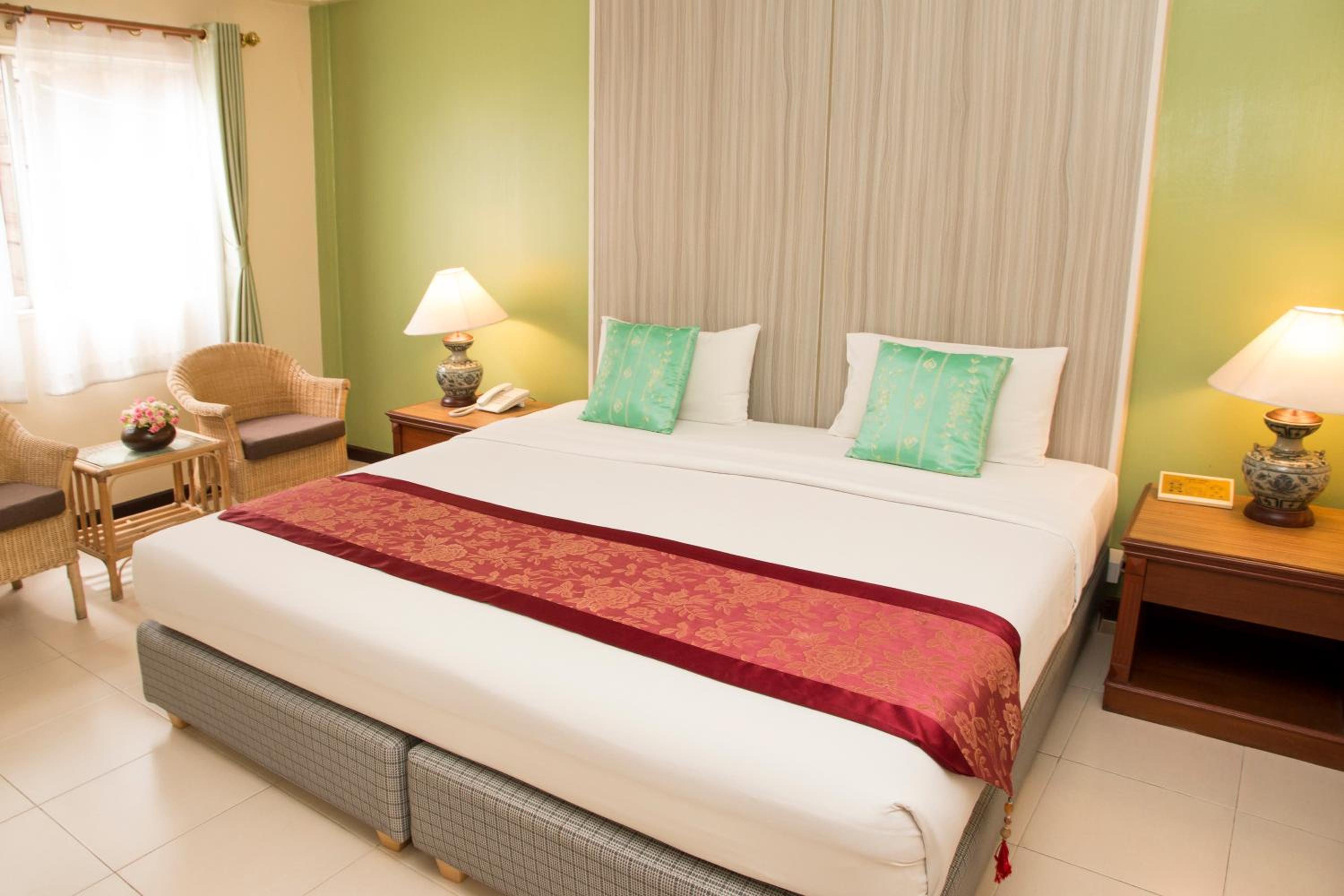 Deluxe Double Room - Photo 25