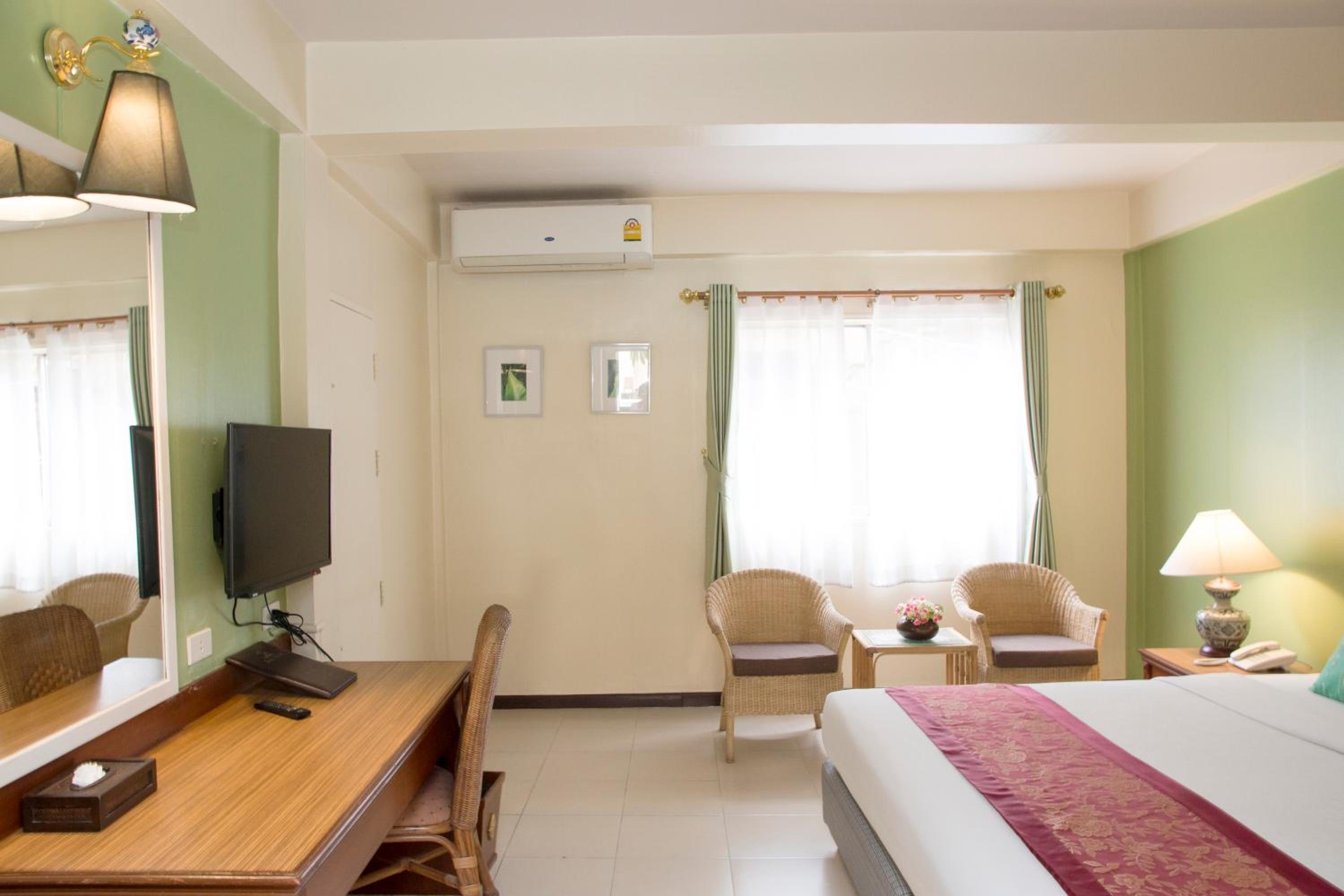Deluxe Double Room - Photo 22
