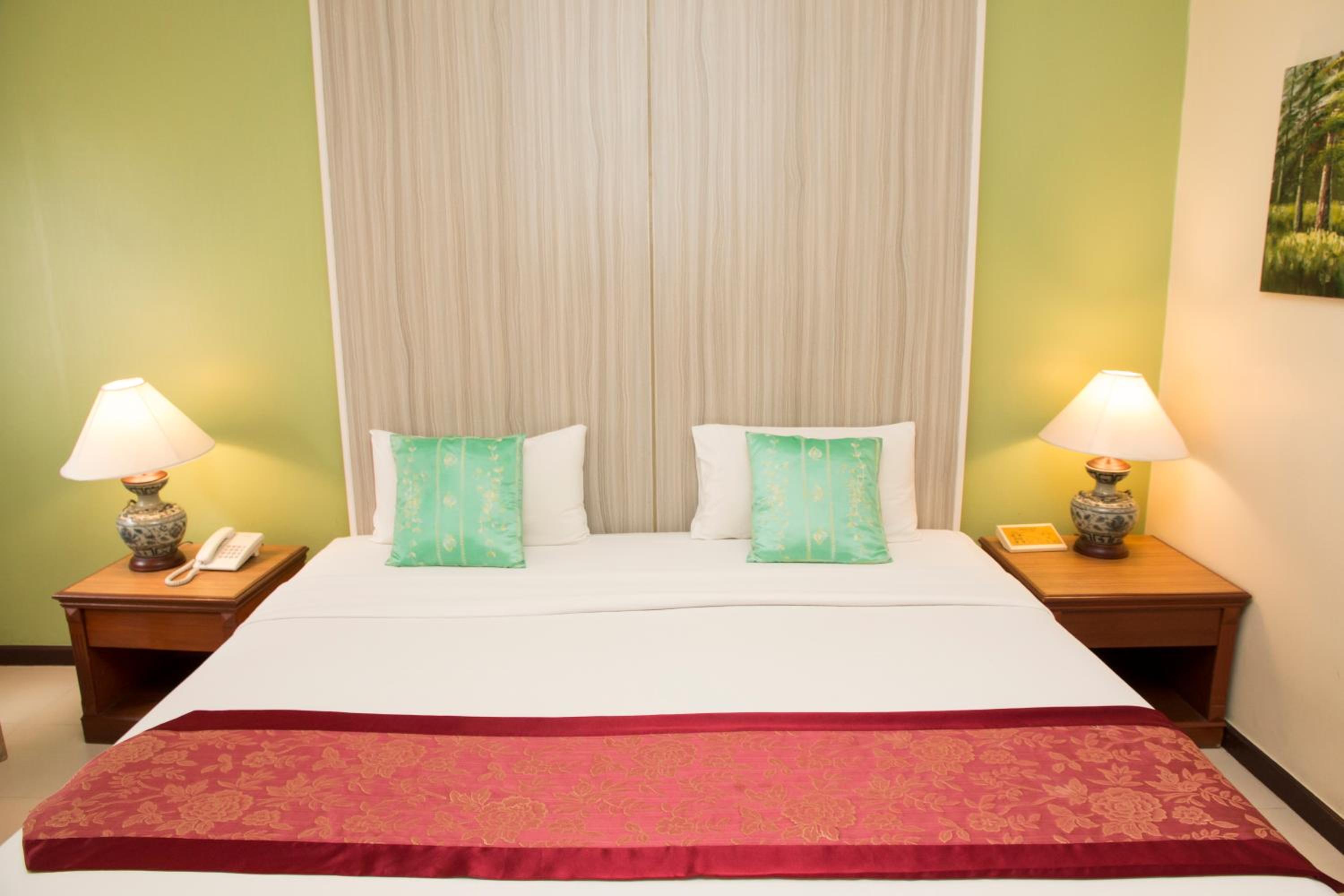 Deluxe Double Room - Photo 23