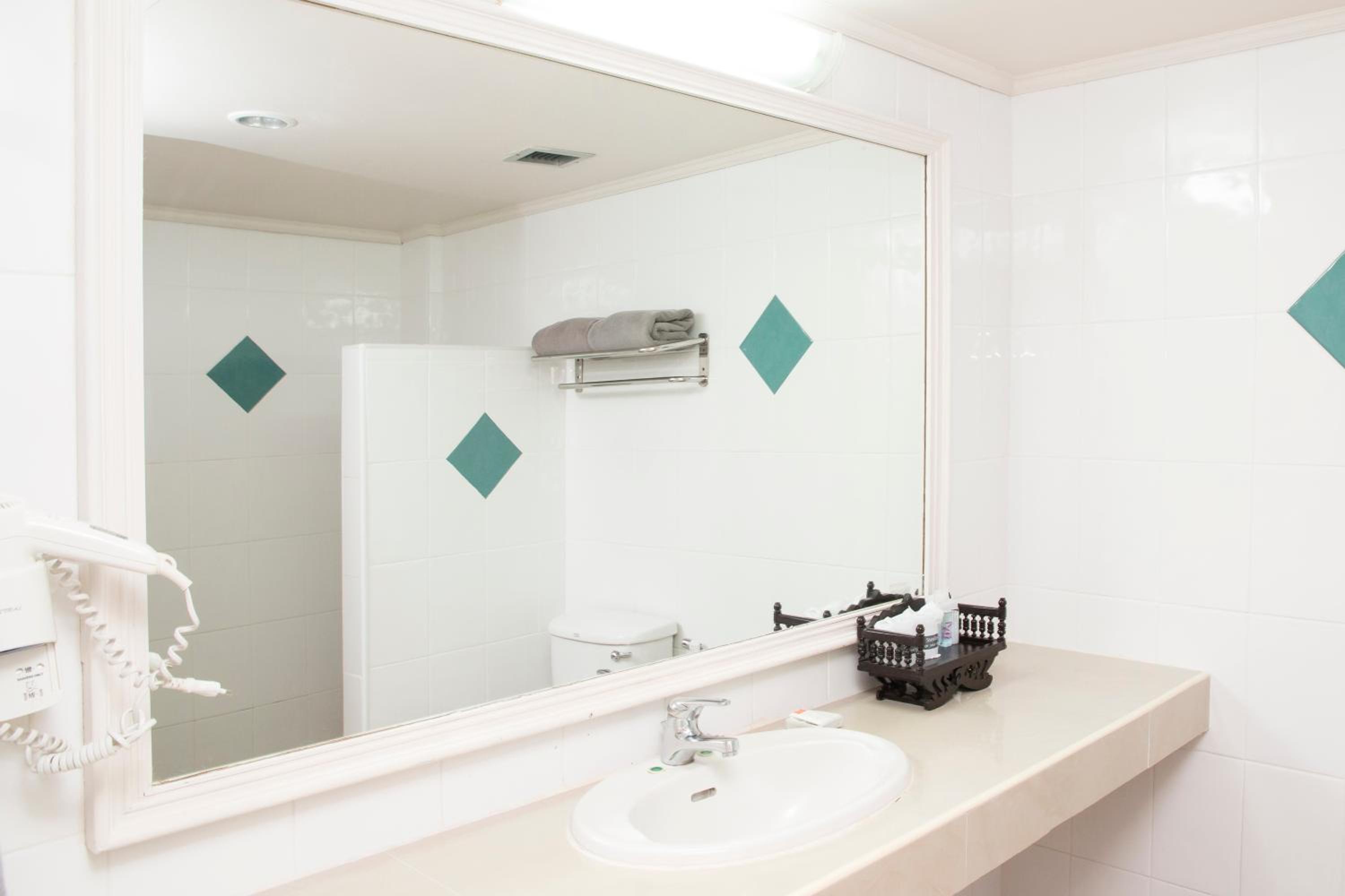 Deluxe Double Room - Photo 10