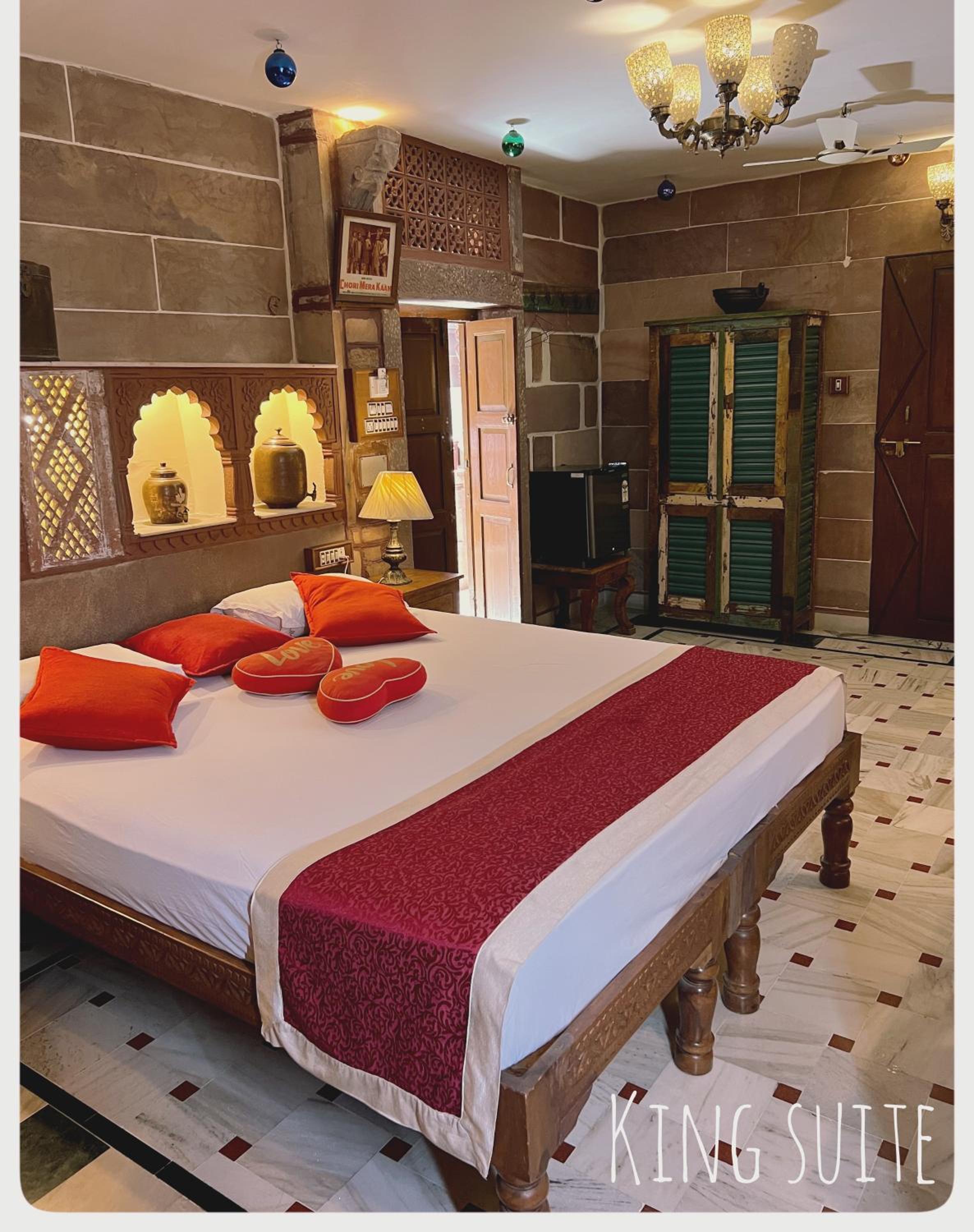 King Suite with Balcony & Fort View - Photo 18