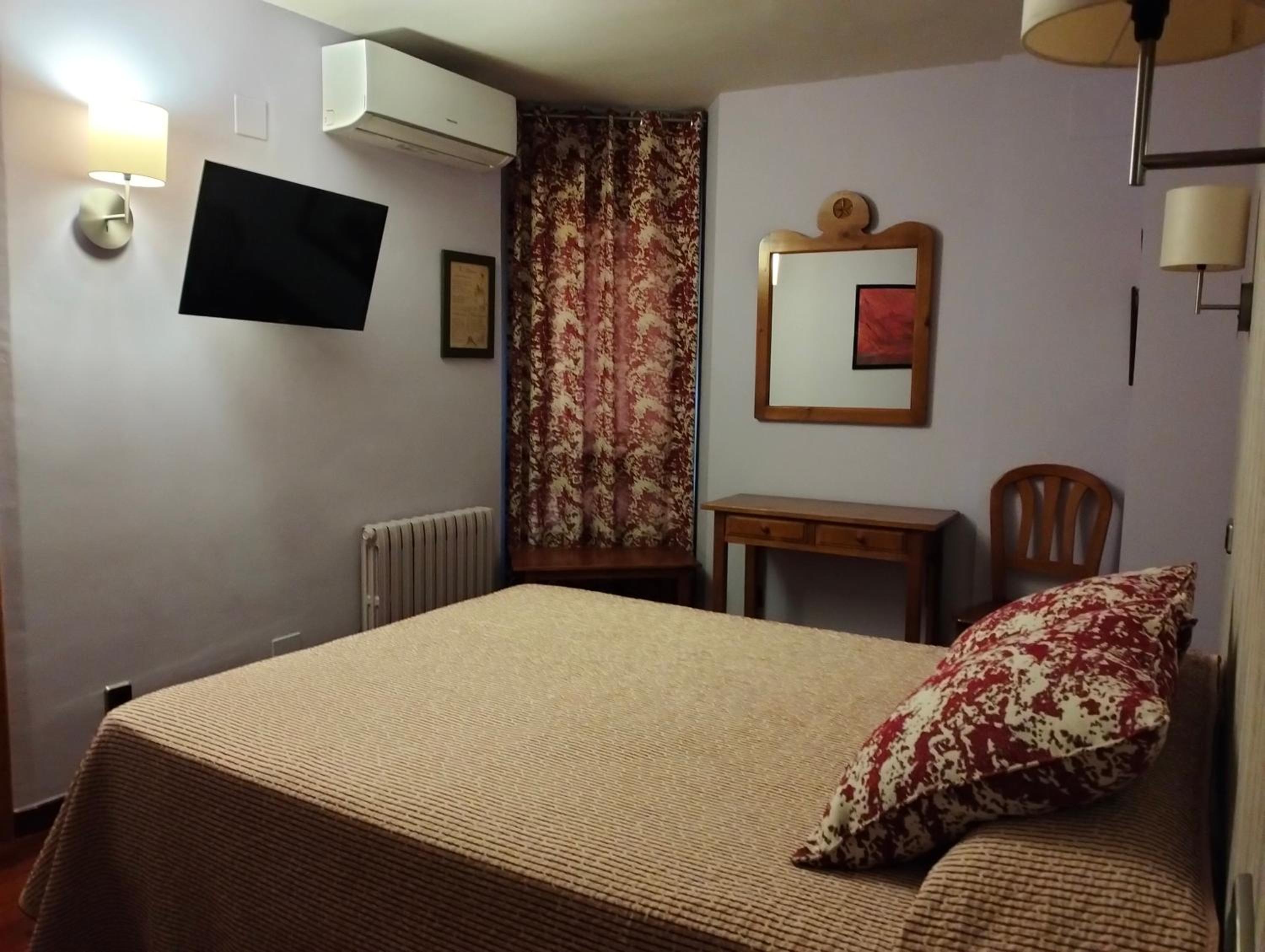 Double Room 1 bed - Interior photo 2