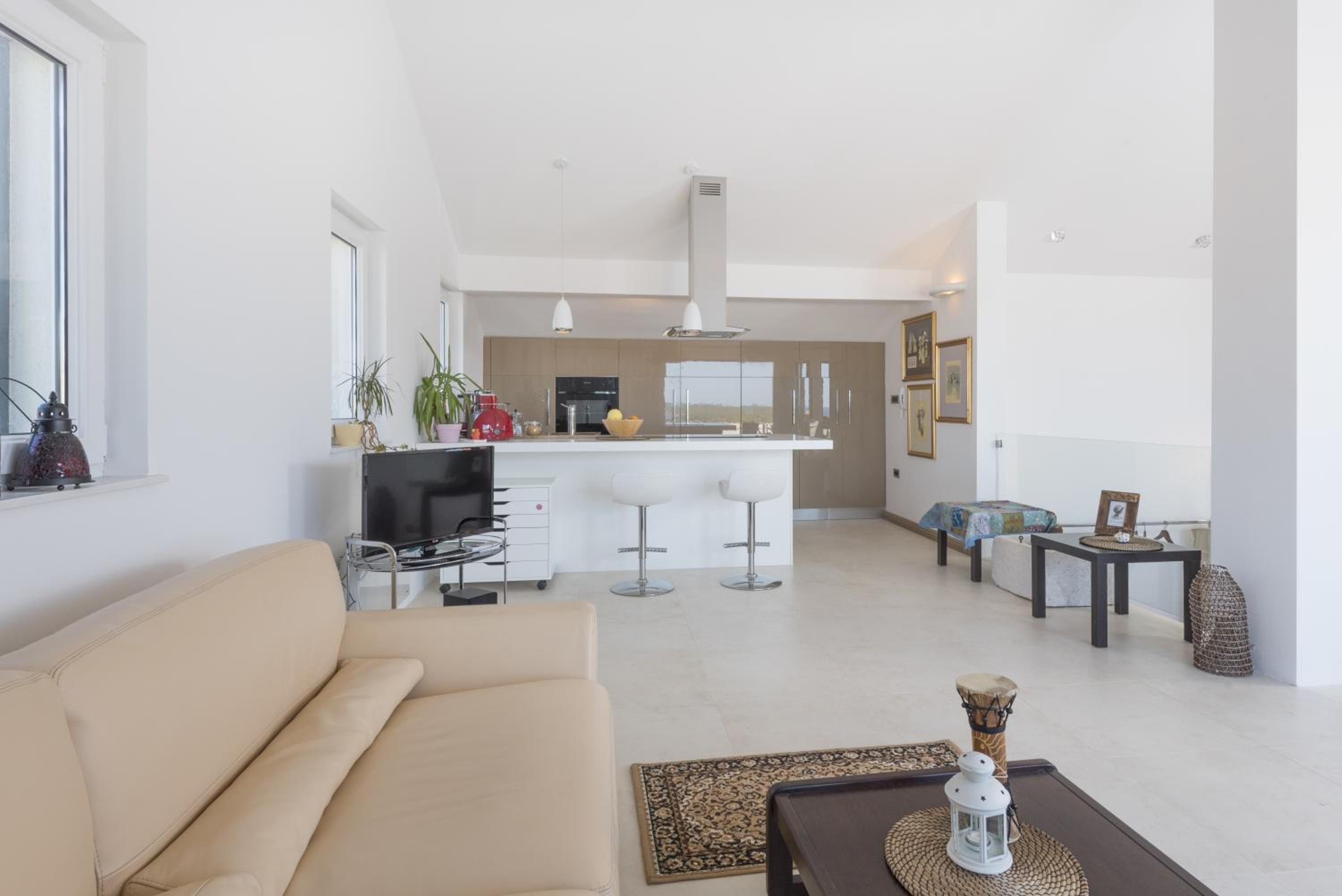 Two-Bedroom Apartment with Sea View photo 3