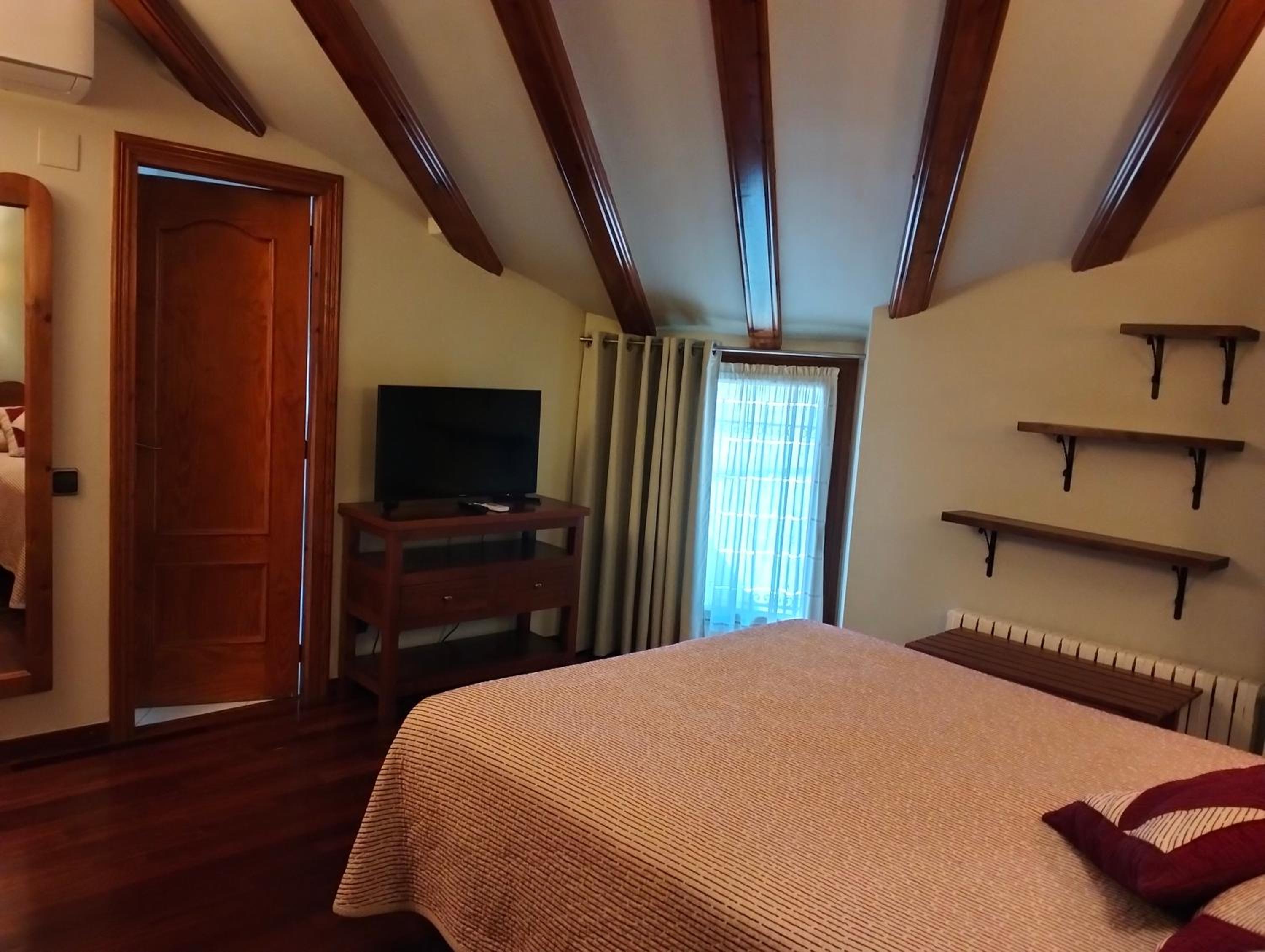 Double Room 1 bed - Attic Interior
