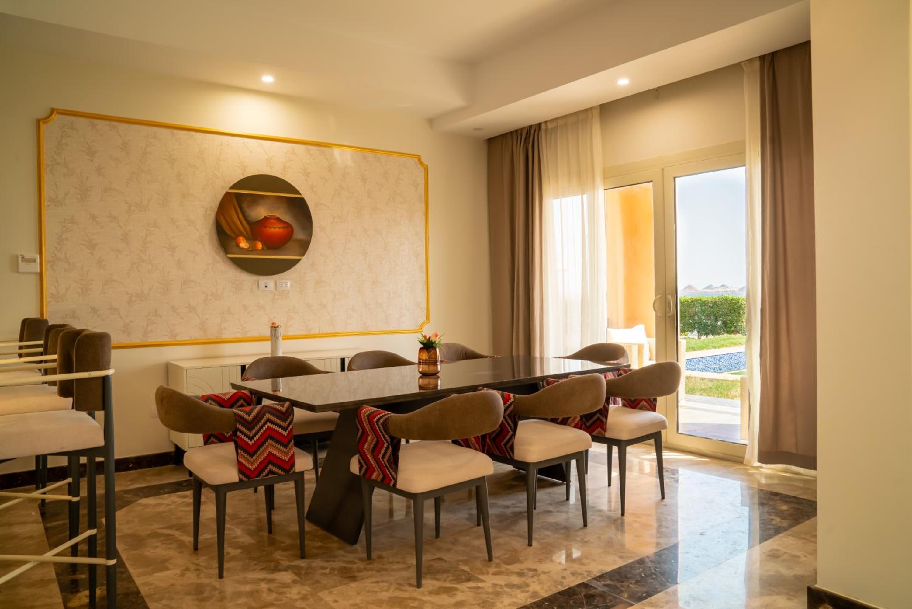Villa Suite Panoramic Front Lake & Pool View