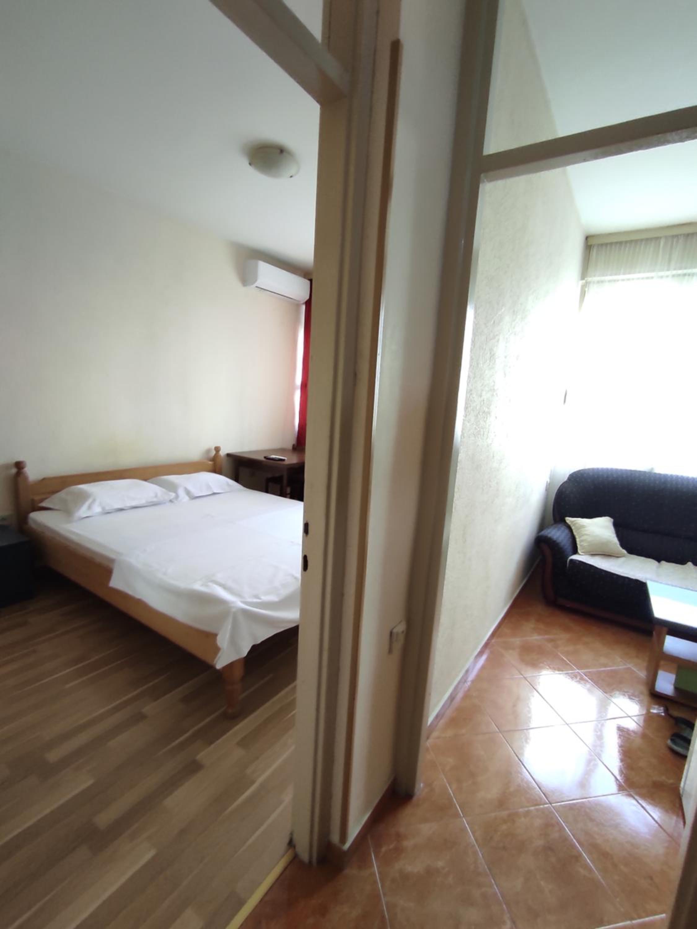 One-Bedroom Apartment photo 3