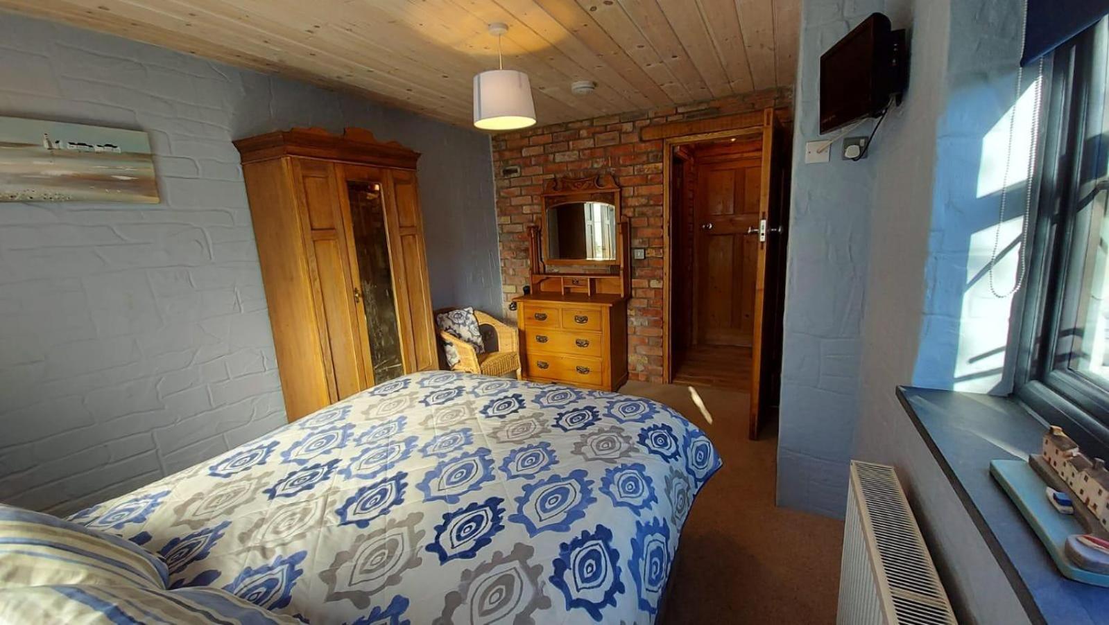 One-Bedroom House photo 1
