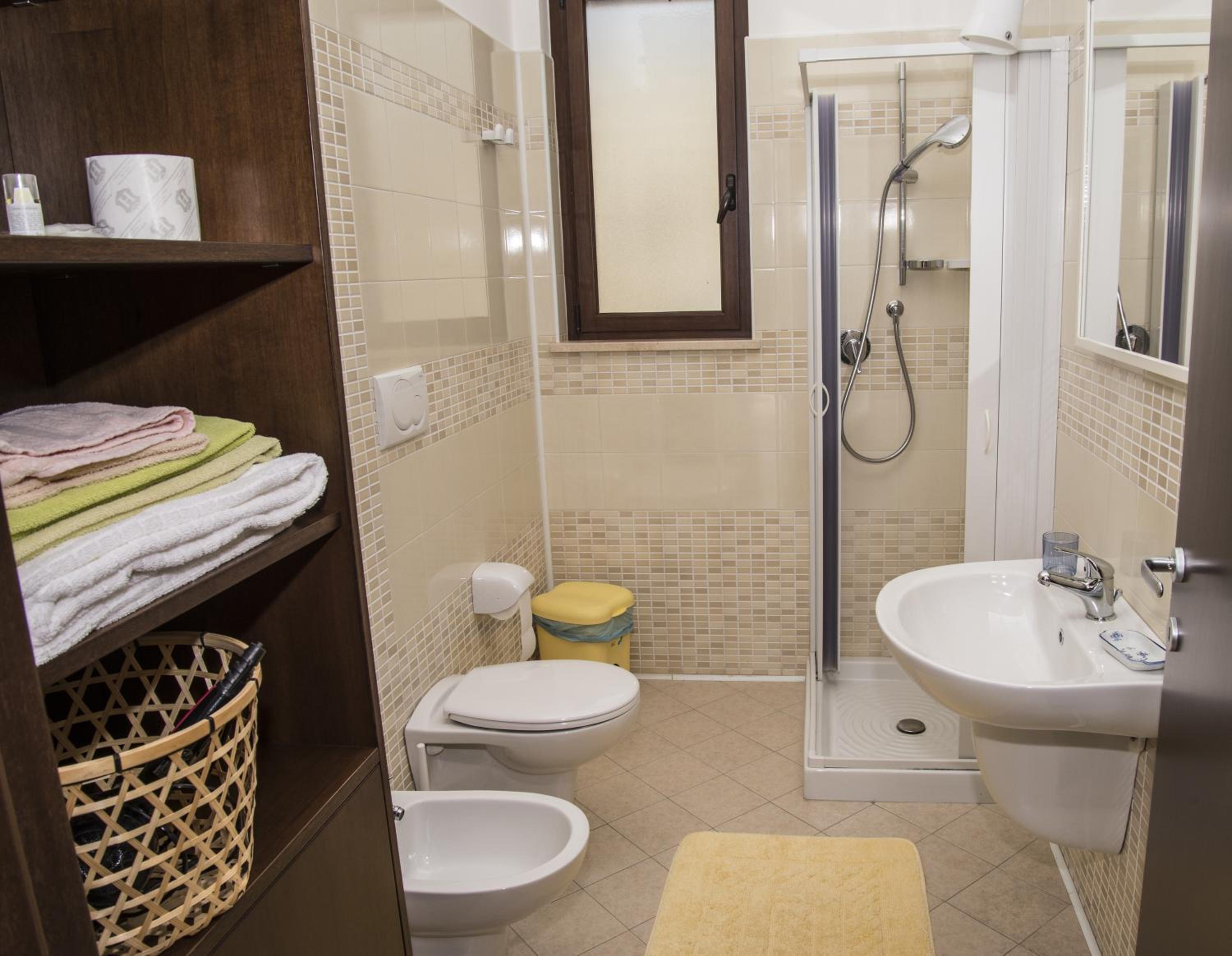 Double or Twin Room photo 3