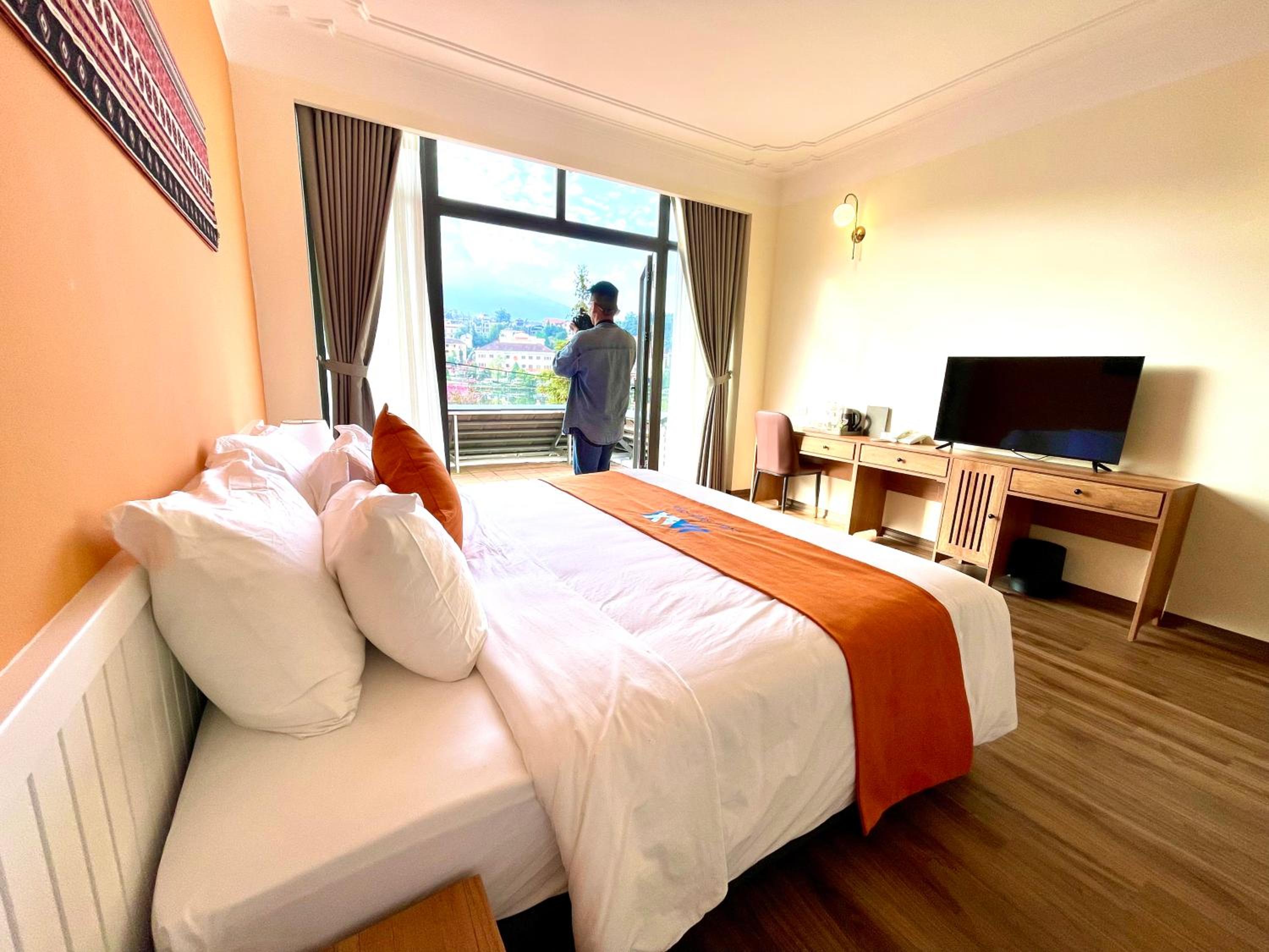 Double Room with Lake View - Photo 29