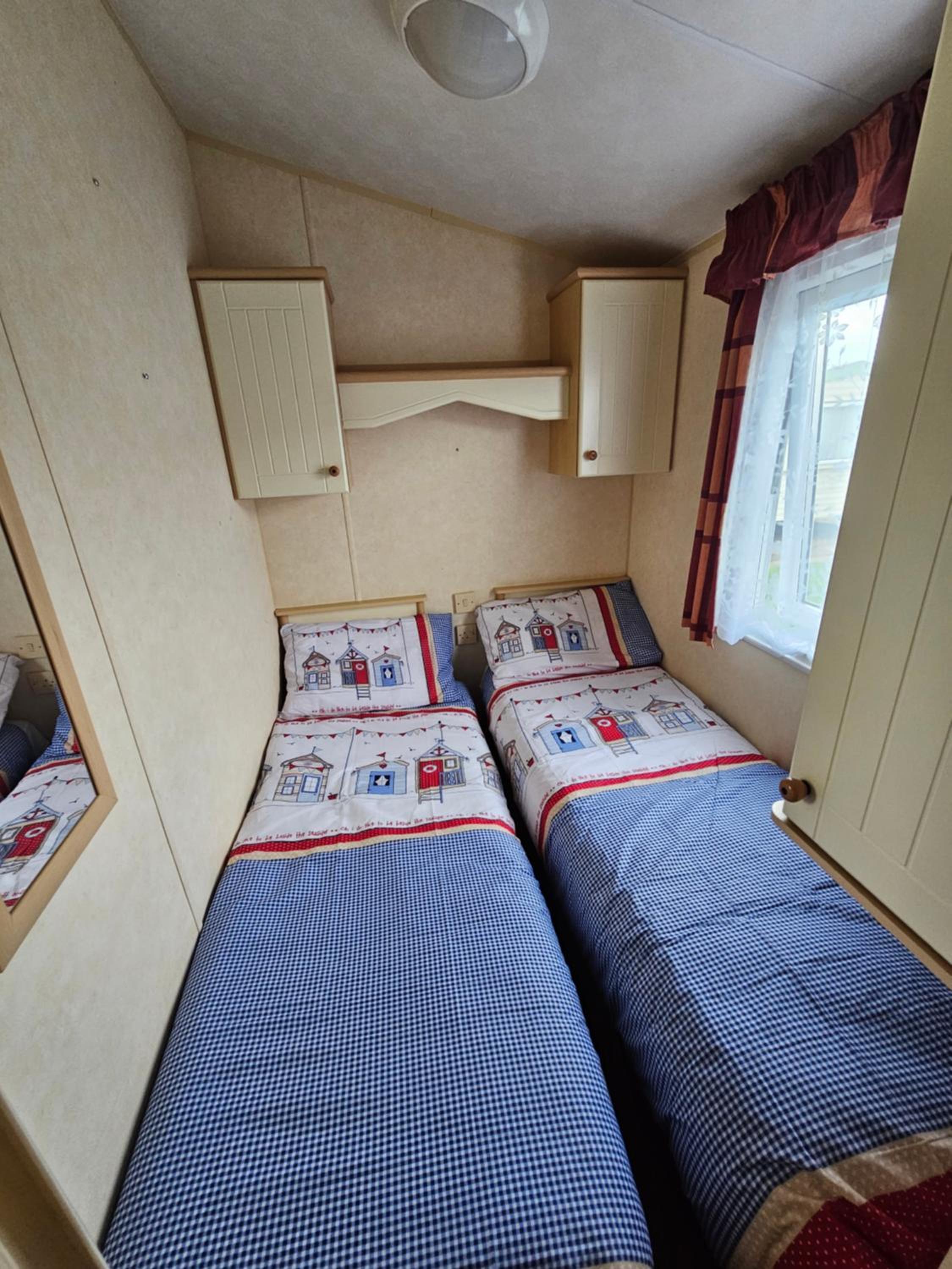 Three-Bedroom House photo 3