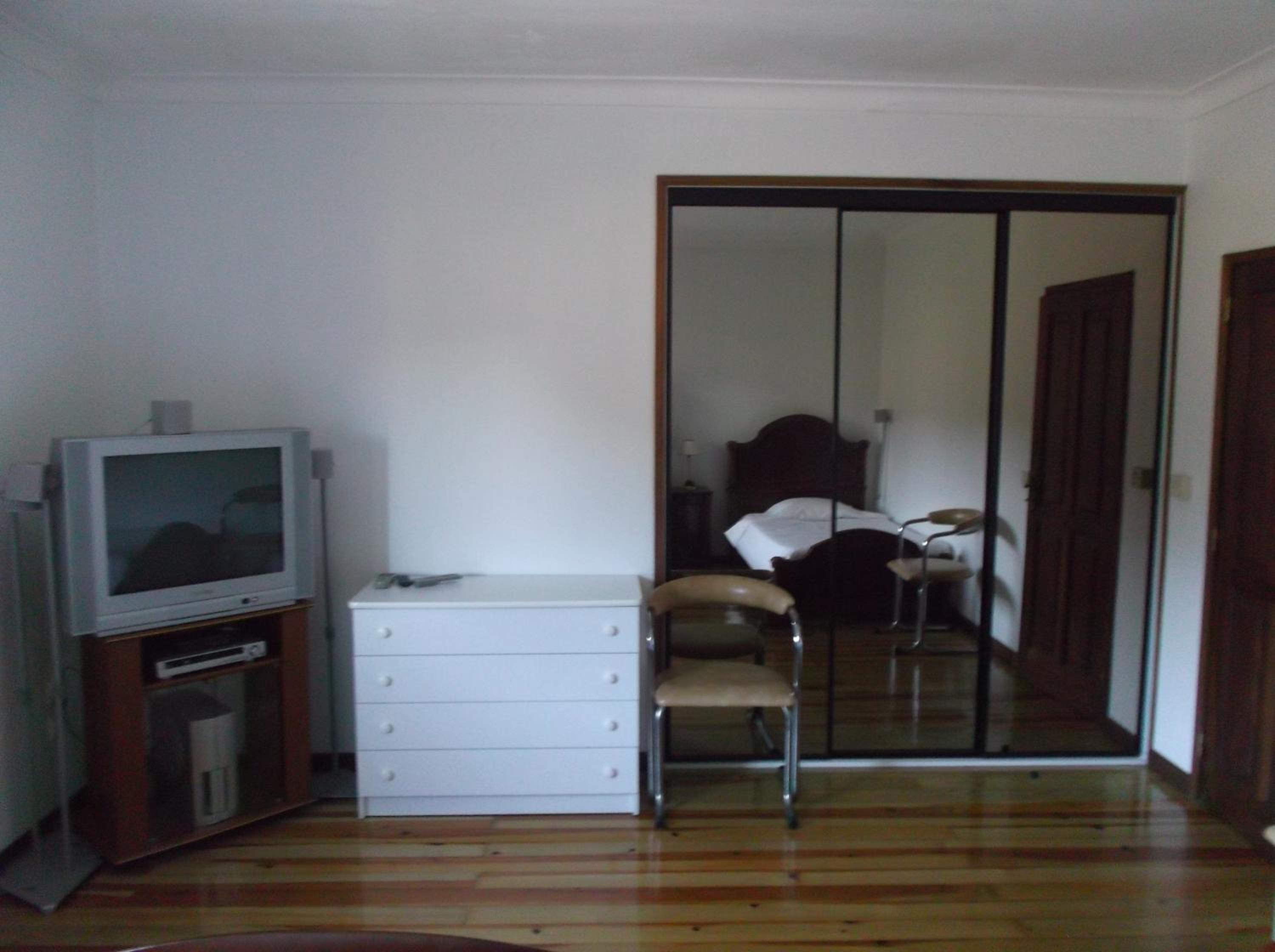 Deluxe Double Room (1 adult + 2 children) - Photo 3