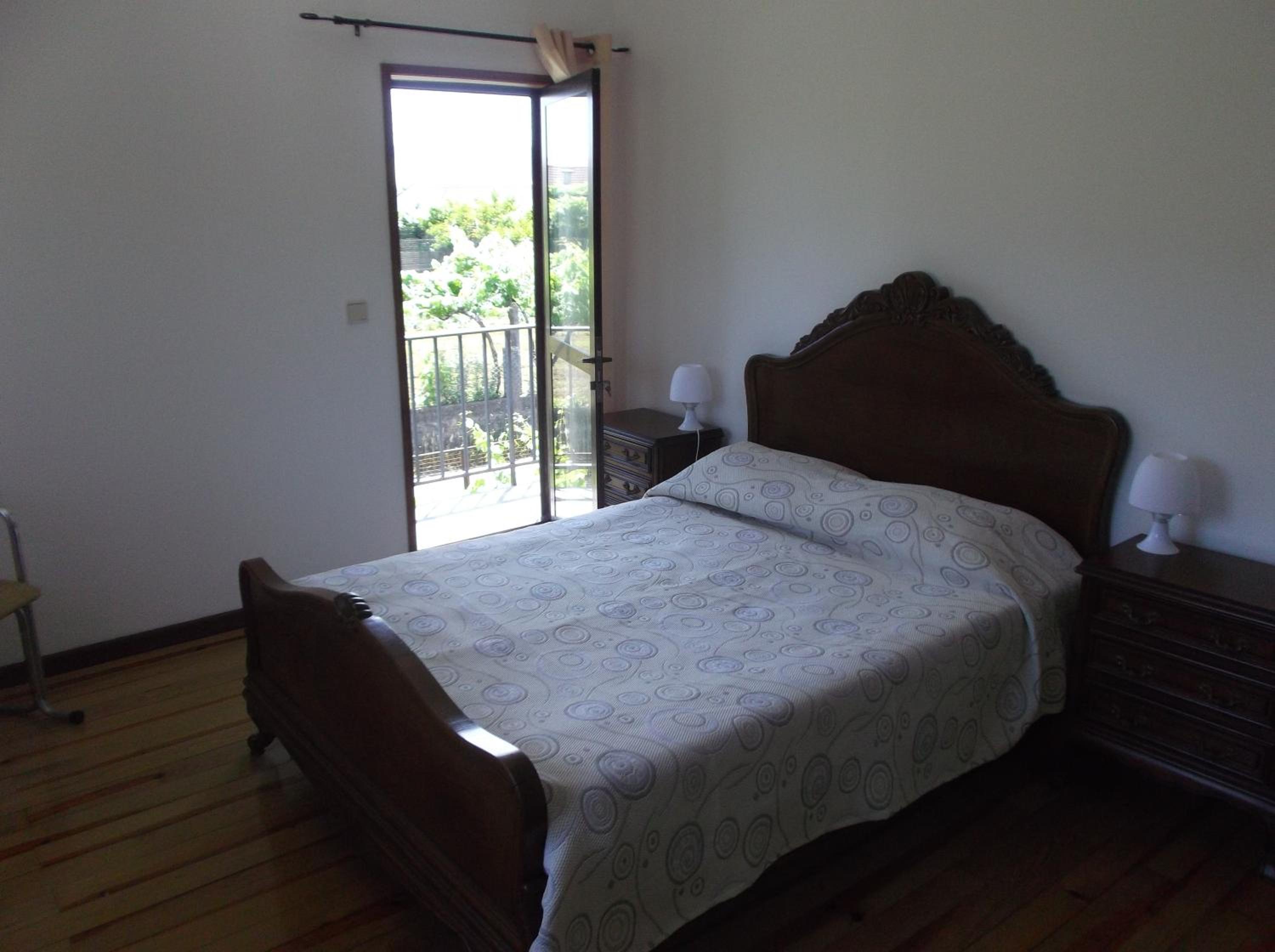 Double Room with Balcony - Photo 3