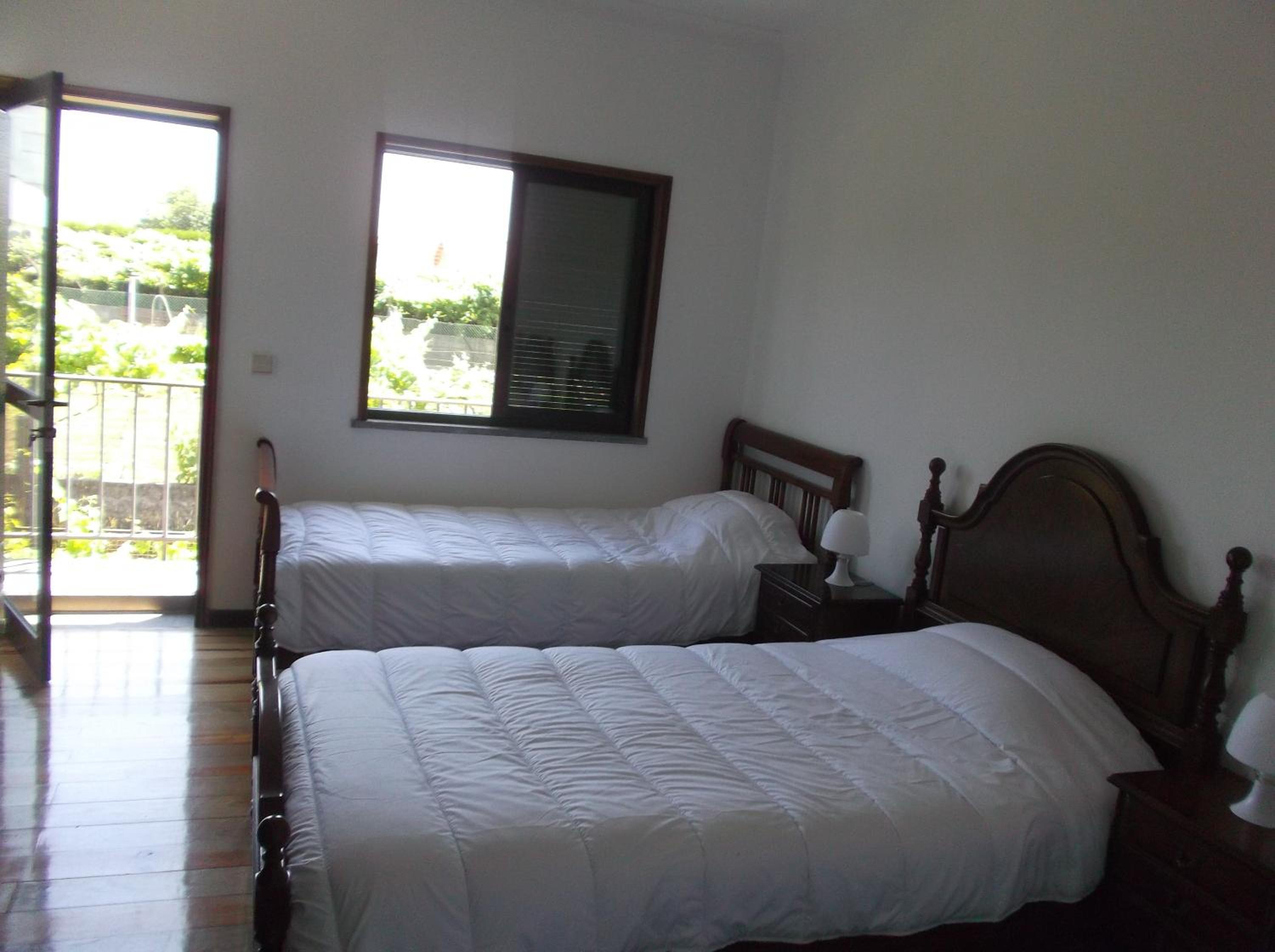 Triple Room with Balcony - Photo 2