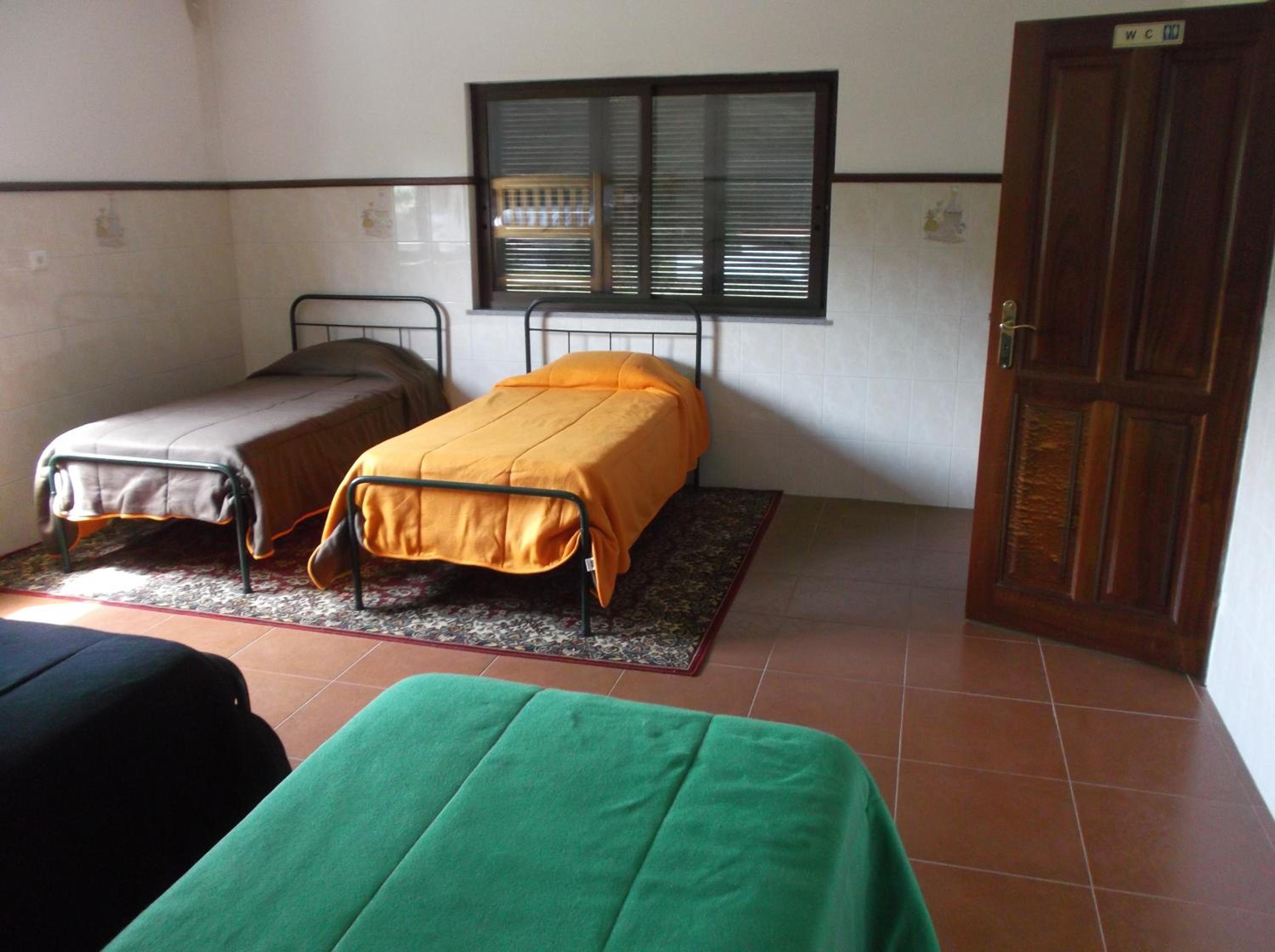 Family Room with Private Bathroom - Photo 4