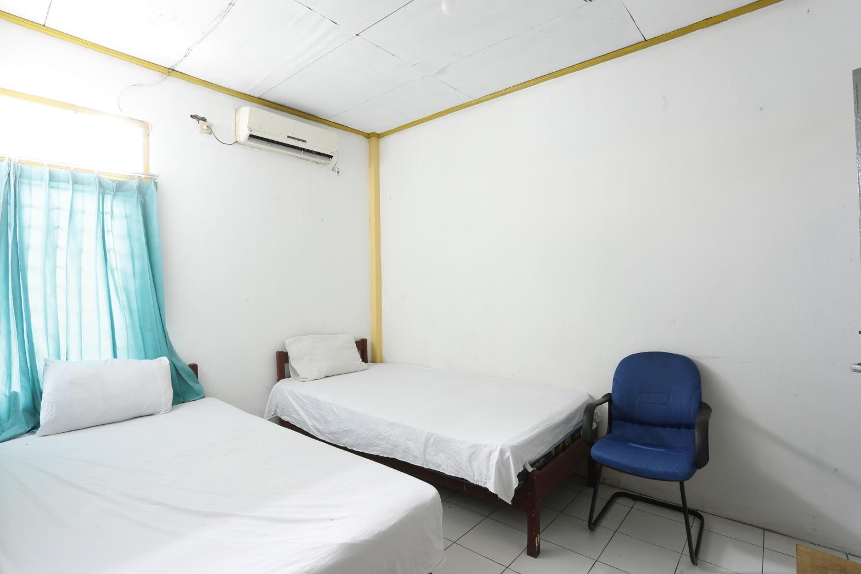 Standard Twin Room - Photo 7