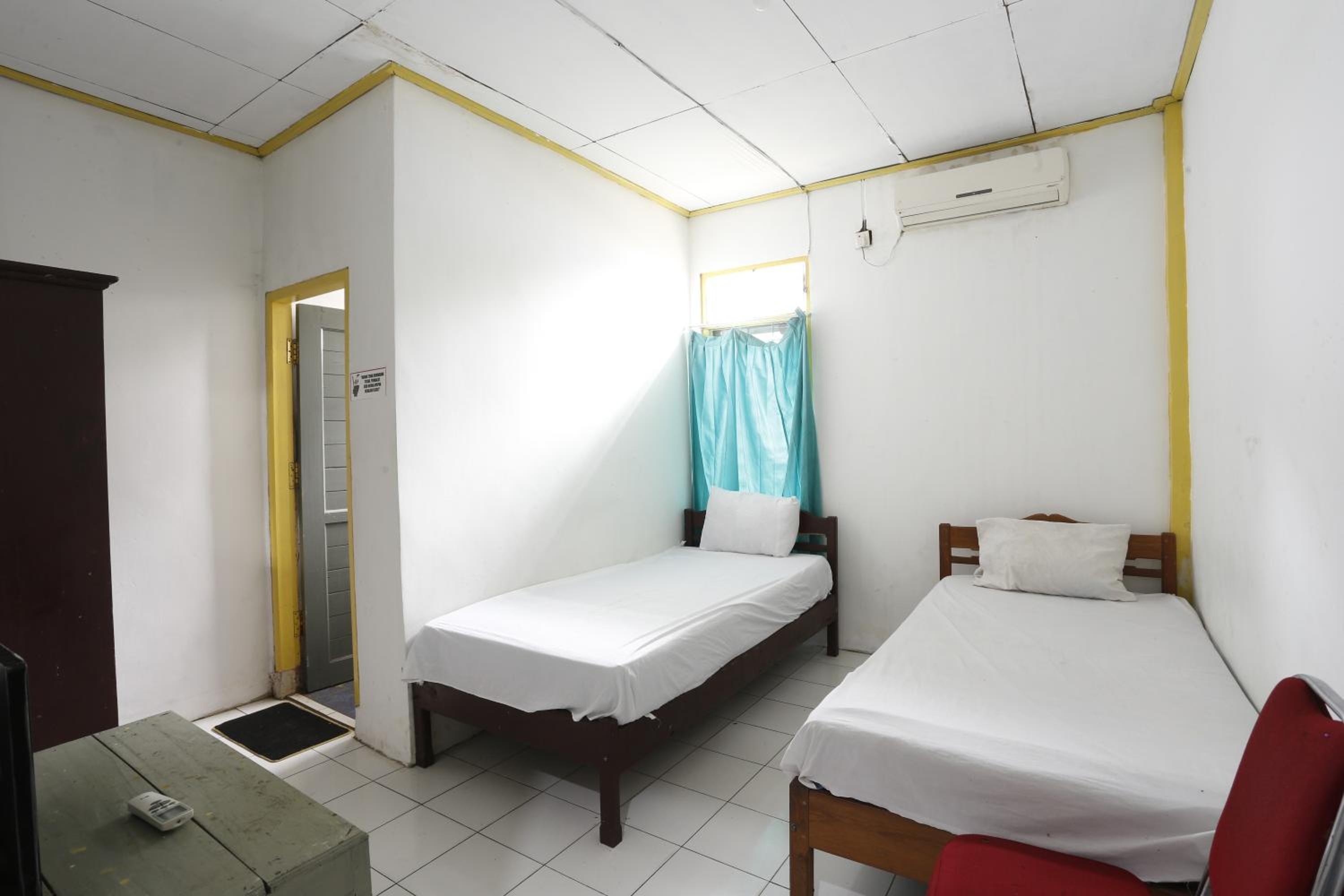 Standard Twin Room - Photo 5