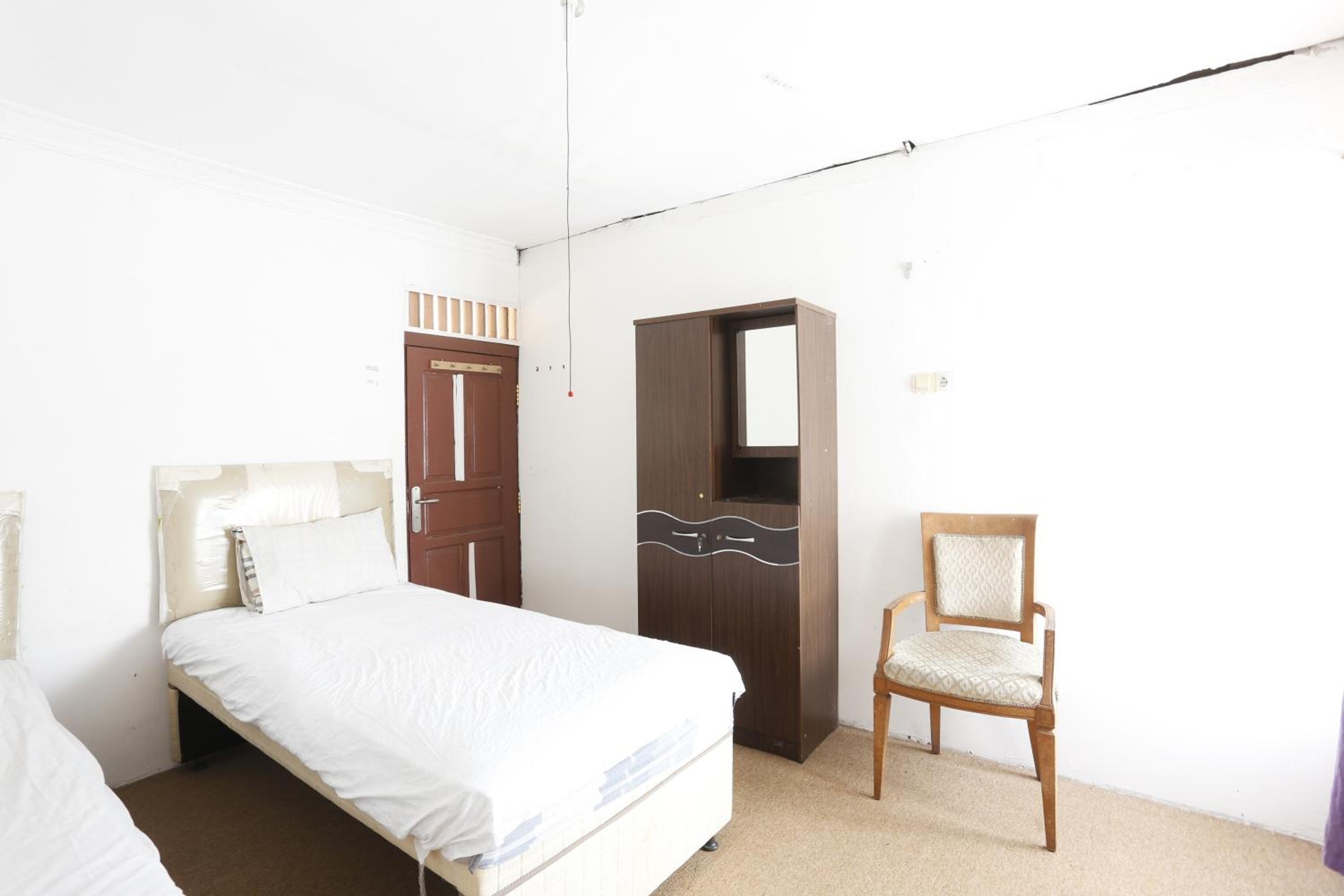 Standard Twin Room - Photo 14