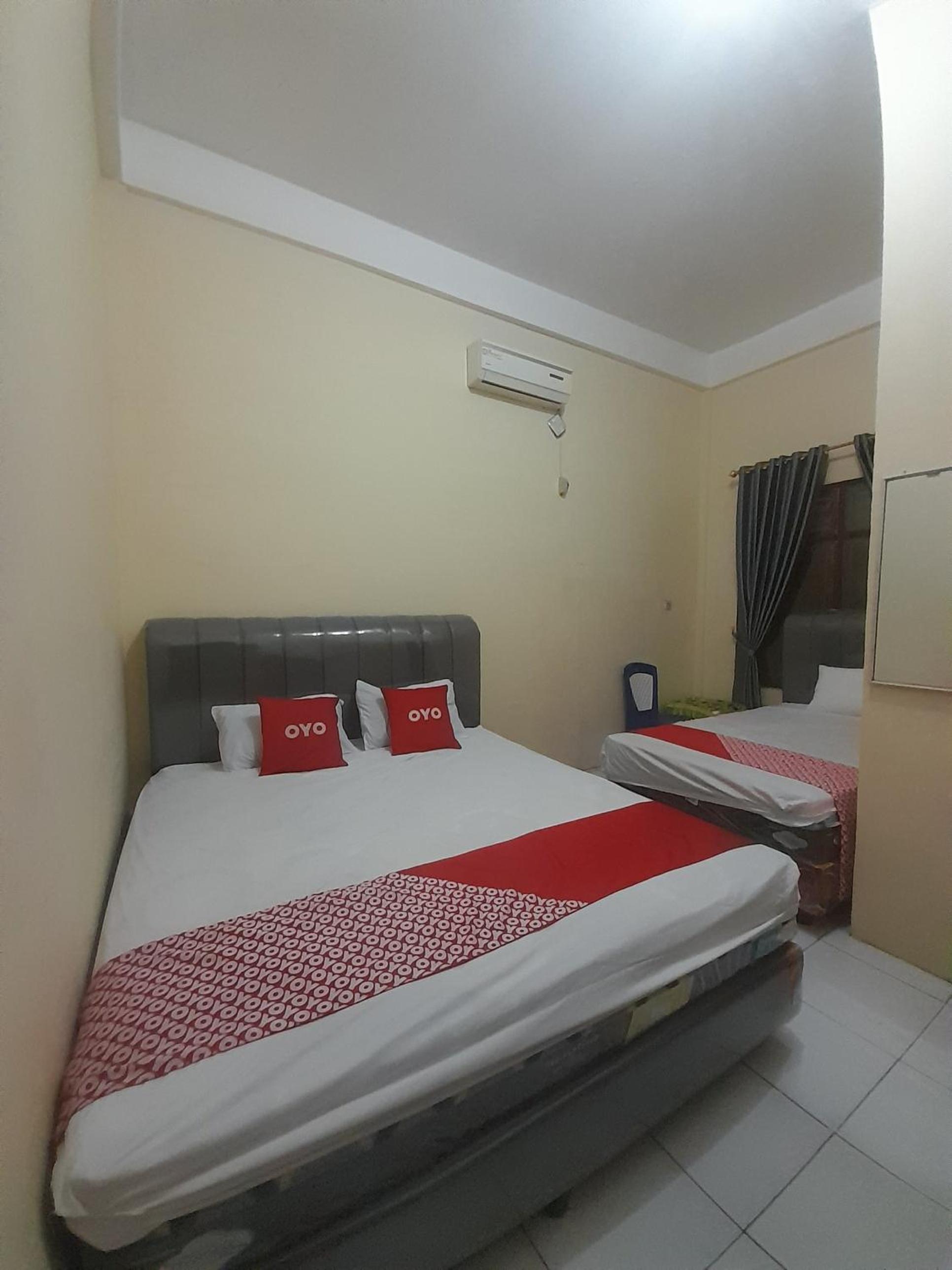 Economy Triple Room