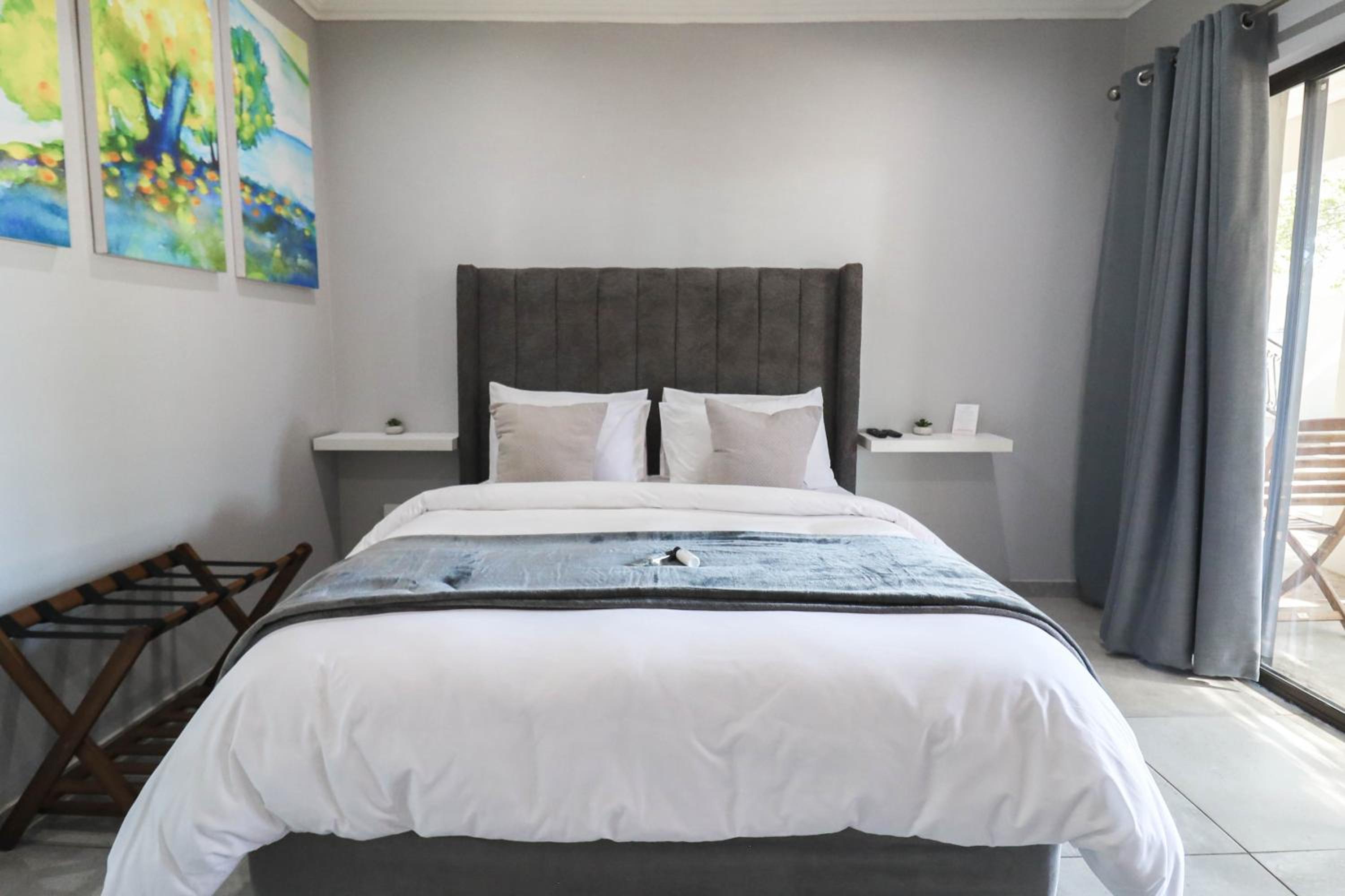 Standard Queen Room