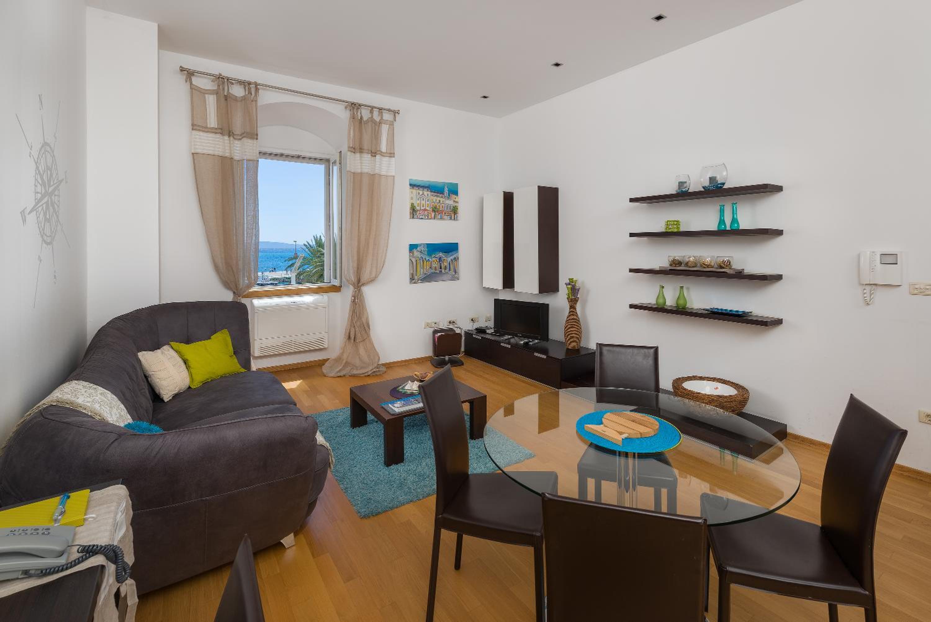 One-Bedroom Apartment with Sea View