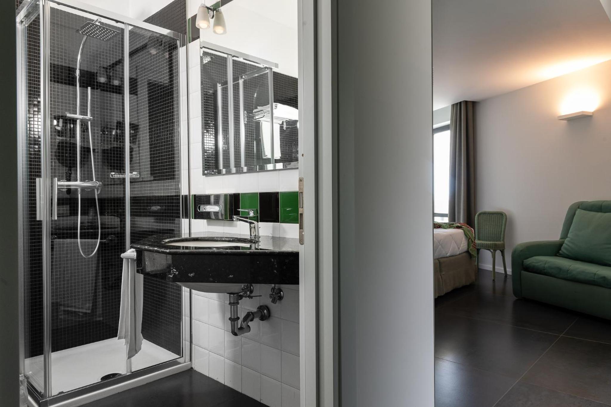 Deluxe Quadruple Room - Photo 3