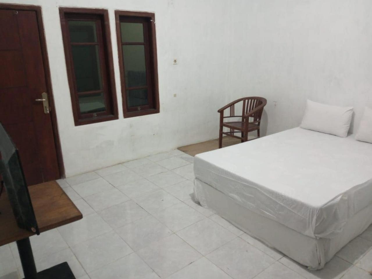 Standard King Room photo 3