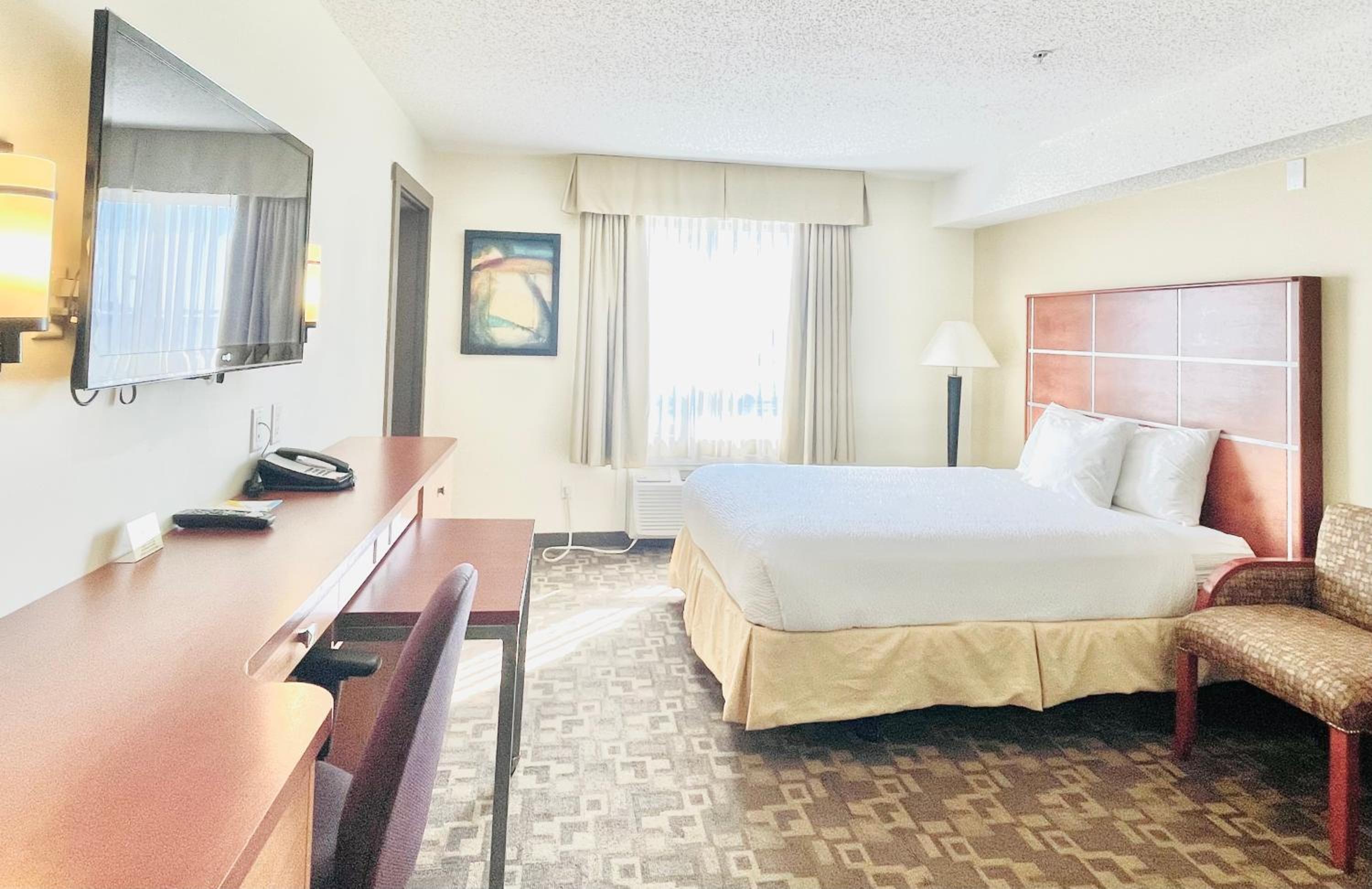 2 Queen Beds, Suite, Non-Smoking - Photo 1